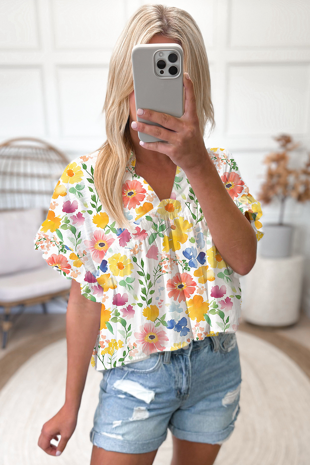 Stylish and Feminine Yellow Floral Blouse with Ruffled Sleeves - Perfect for Summer - Detail View 6 Stylish and Feminine Yellow Floral Blouse with Ruffled Sleeves - Perfect for Summer - Detail View 6