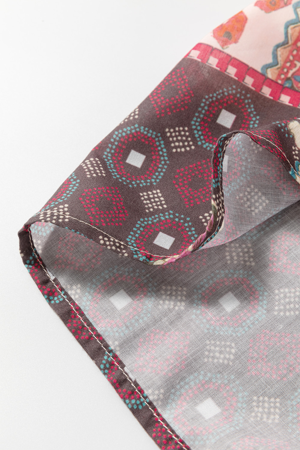 Stylish Long Sleeve Bohemian Shirt with Geometric and Floral Patterns - Detail View 14 Stylish Long Sleeve Bohemian Shirt with Geometric and Floral Patterns - Detail View 14