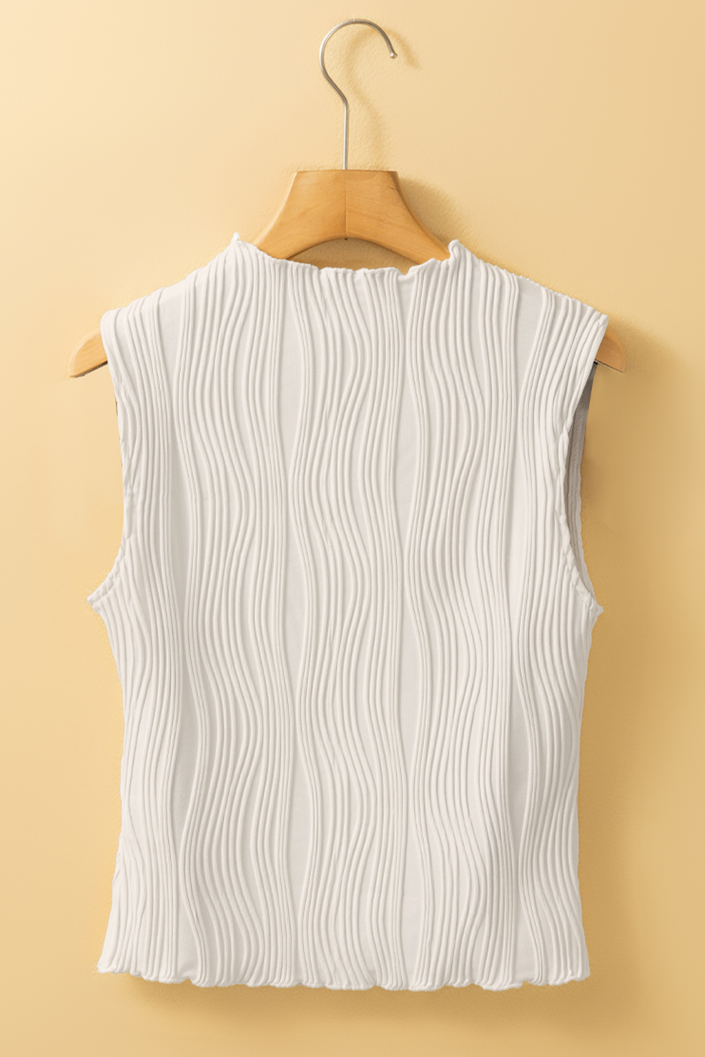 Chic White Sleeveless Tank Top - Perfect for Layering and Warm Weather - Detail View 7 Chic White Sleeveless Tank Top - Perfect for Layering and Warm Weather - Detail View 7