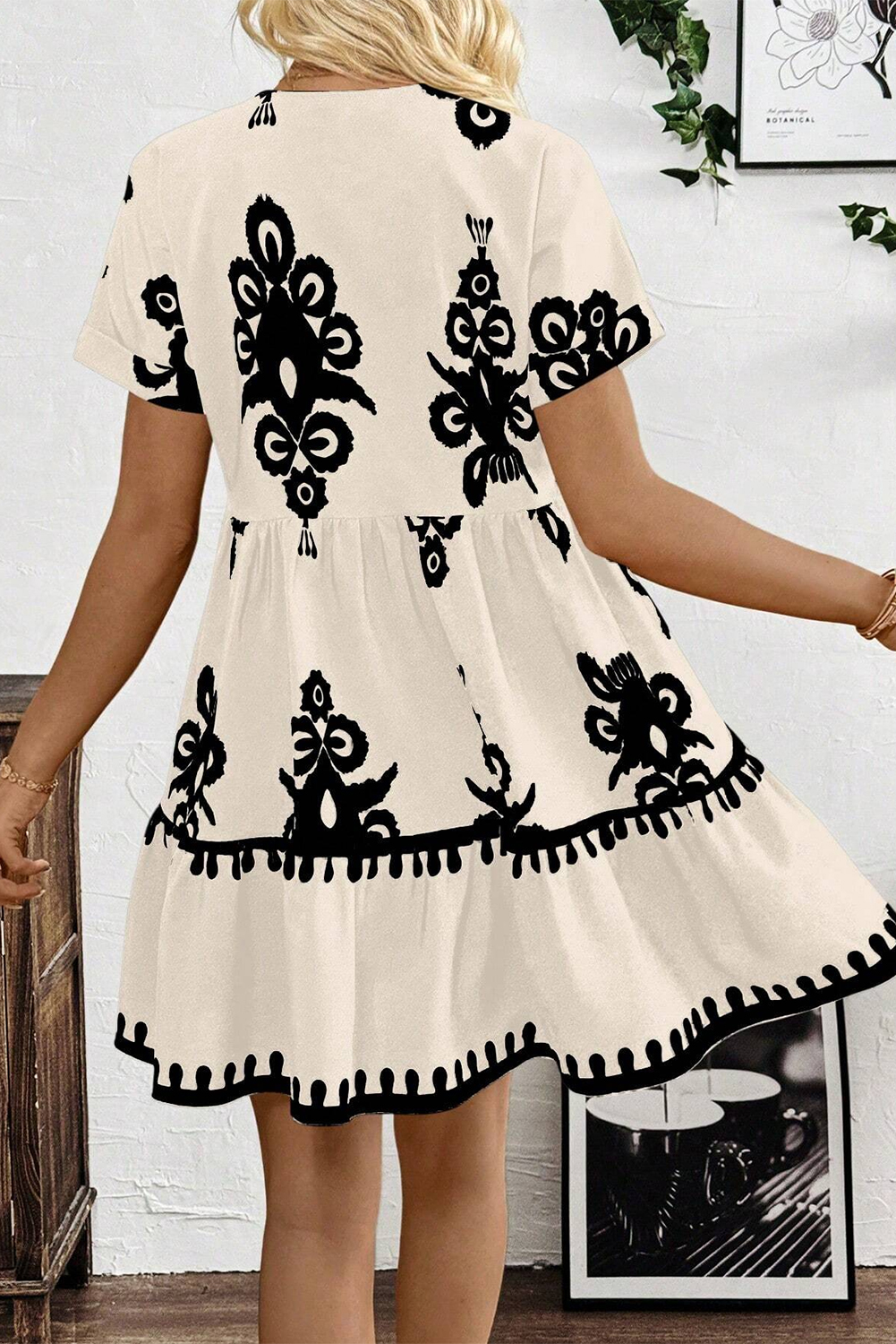 Chic Black Vintage Dress with V Neck and High Waist Design for a Flattering Silhouette - Detail View 2 Chic Black Vintage Dress with V Neck and High Waist Design for a Flattering Silhouette - Detail View 2