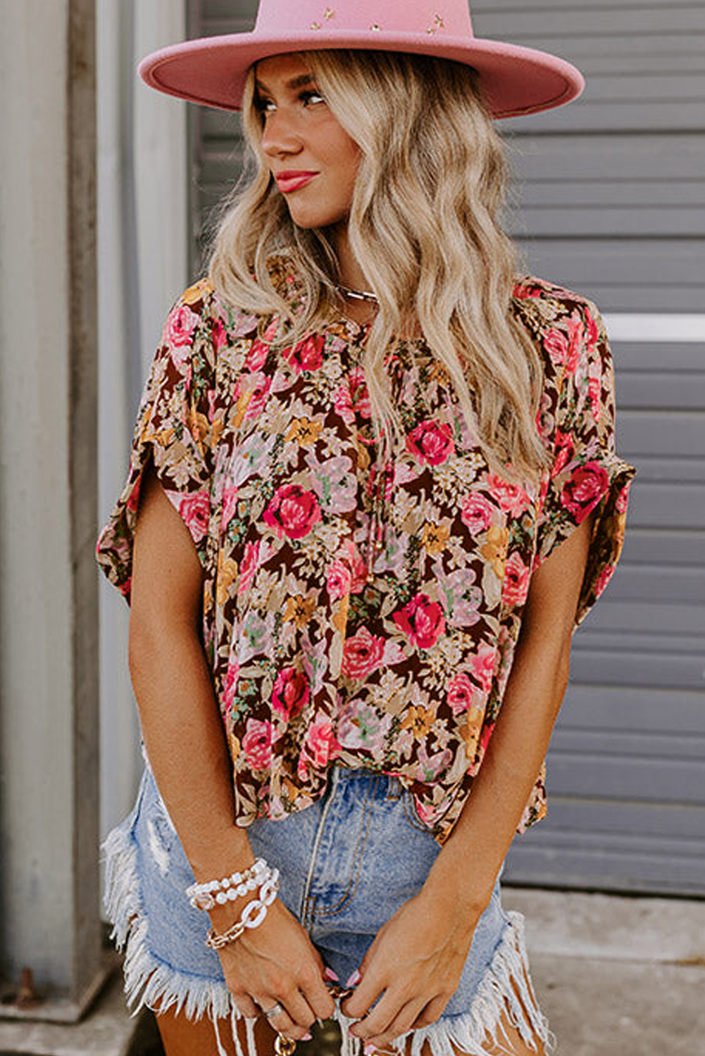 Stylish and Comfortable Pink Floral Blouse with Short Sleeves for Daily Wear - Detail View 14 Stylish and Comfortable Pink Floral Blouse with Short Sleeves for Daily Wear - Detail View 14