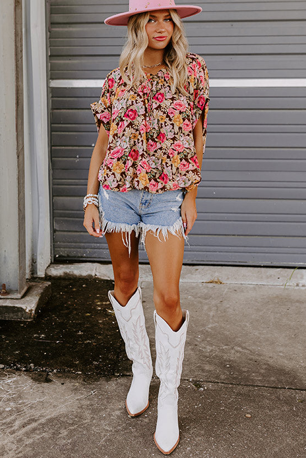 Charming Women's Pink Floral Print Crew Neck Short Sleeve Shift Blouse - Detail View 13 Charming Women's Pink Floral Print Crew Neck Short Sleeve Shift Blouse - Detail View 13