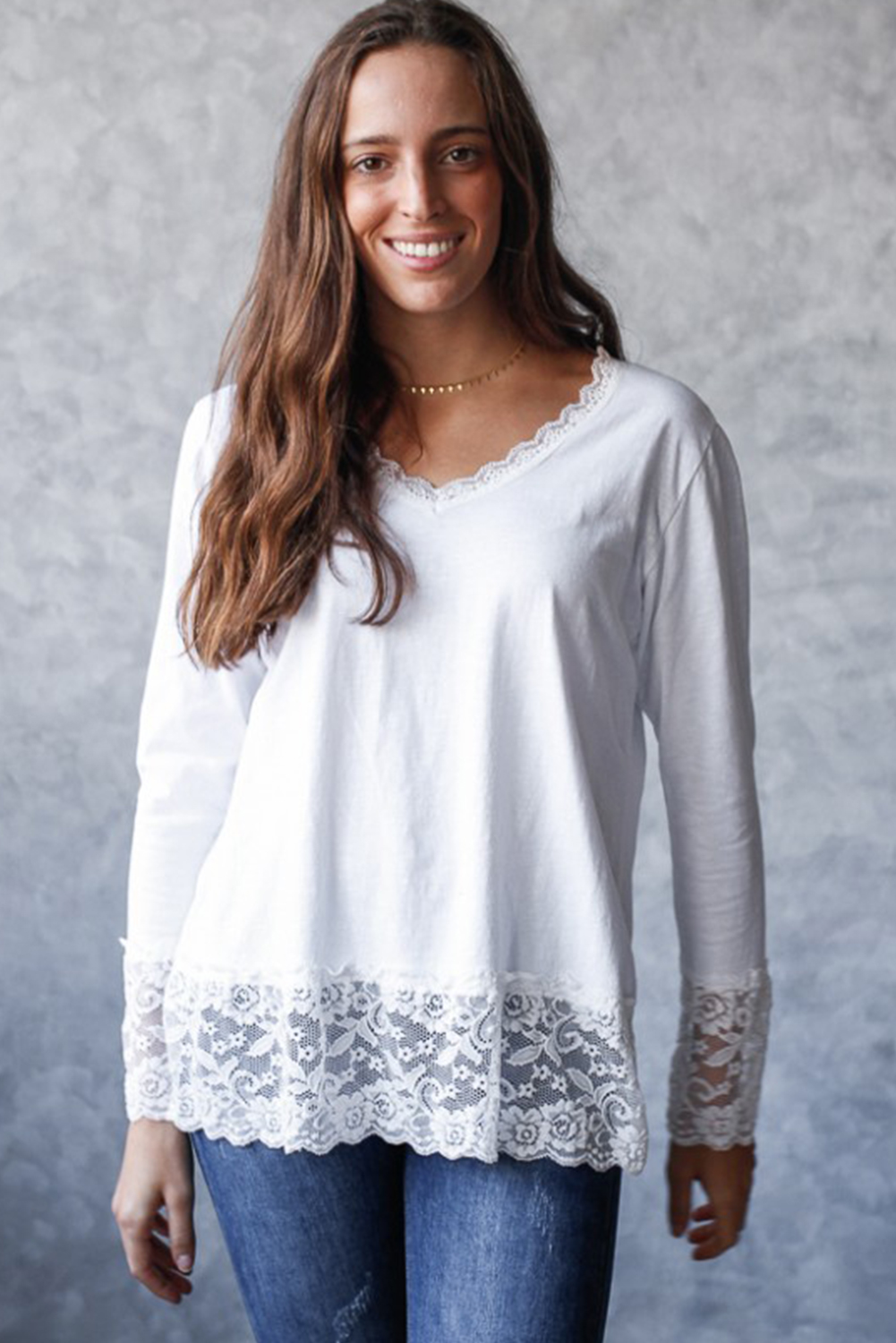 Versatile White V-Neck Loose Blouse for Women in Fall and Spring - Detail View 6 Versatile White V-Neck Loose Blouse for Women in Fall and Spring - Detail View 6