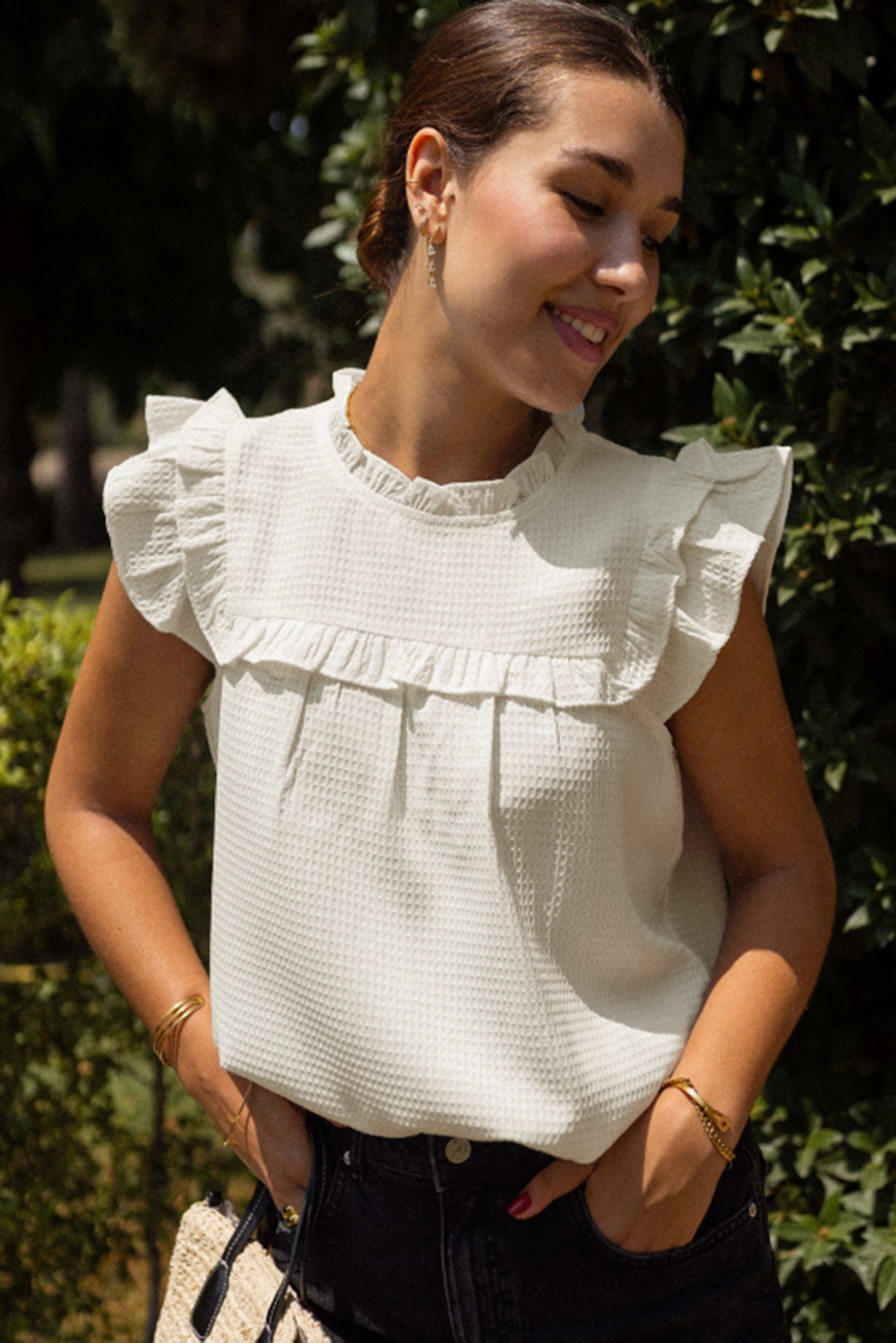 Elegant Short Sleeve Blouse with Ruffle Detail - Perfect for Daily Wear - Detail View 2 Elegant Short Sleeve Blouse with Ruffle Detail - Perfect for Daily Wear - Detail View 2