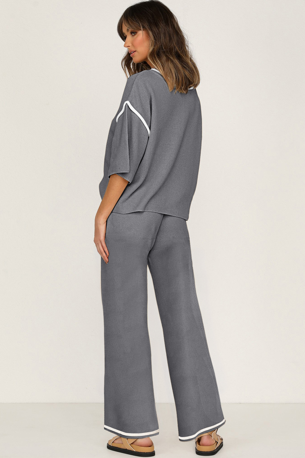 Casual Grey 2-Piece Lounge Set – Relaxed Half Sleeve Outfit - Detail View 2 Casual Grey 2-Piece Lounge Set – Relaxed Half Sleeve Outfit - Detail View 2
