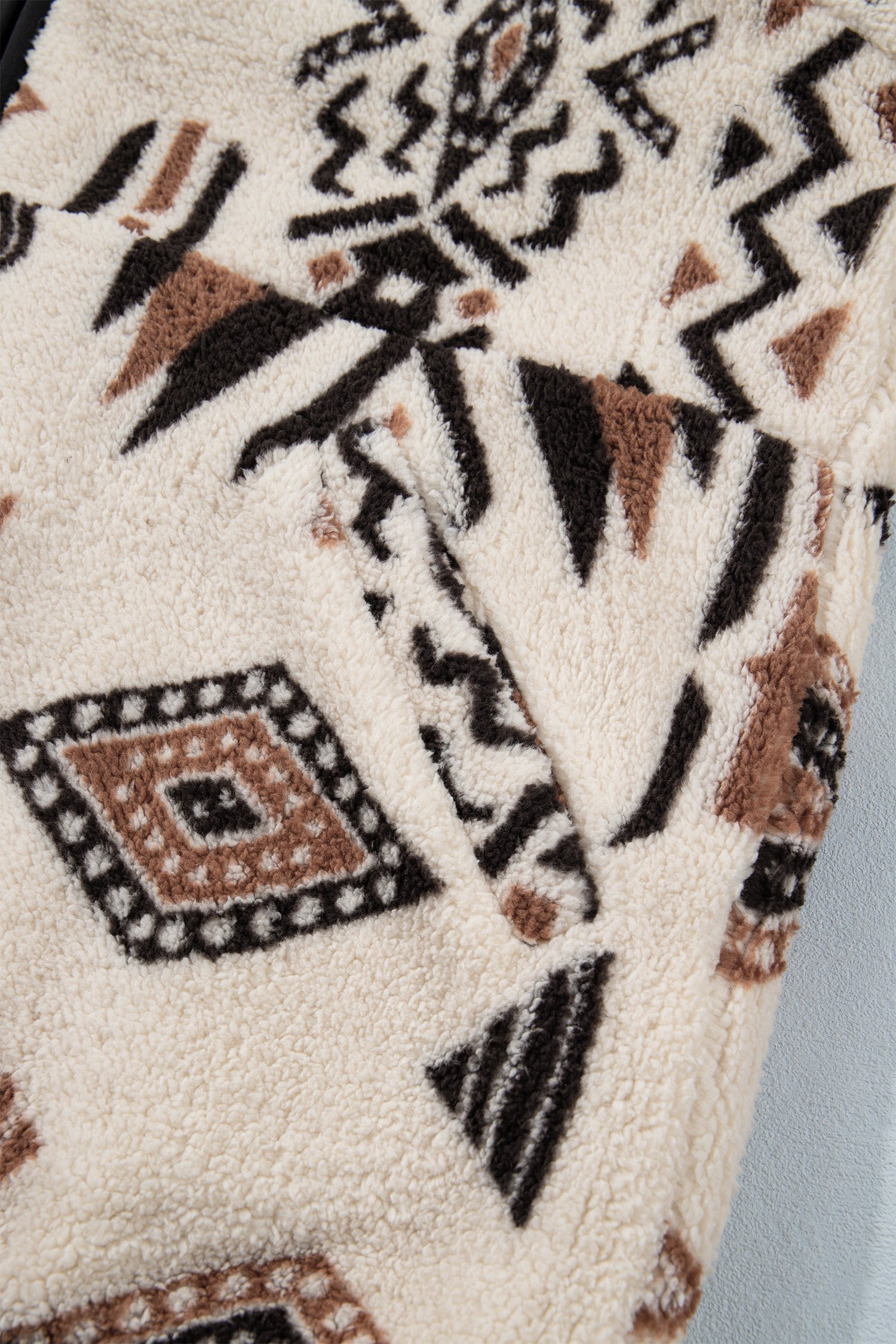 Casual Geometric Sherpa Coat, Women's Warm Winter Outerwear - Detail View 12 Casual Geometric Sherpa Coat, Women's Warm Winter Outerwear - Detail View 12