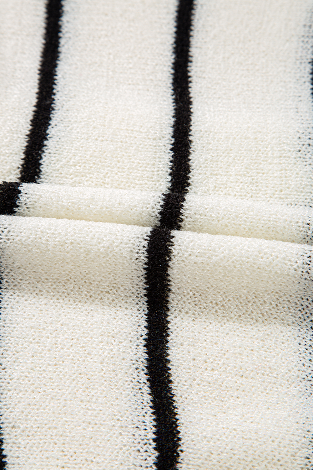 Women's Sweater Vest, Black Stripe, V Neck, Slim Fit, Sleeveless, Elegant Style, Casual Fashion, Striped Pattern, Button Closure, Front Slit, Sheath Silhouette, Daily Wear, Summer Fashion, 100% Acrylic - Detail View 12 Women's Sweater Vest, Black Stripe, V Neck, Slim Fit, Sleeveless, Elegant Style, Casual Fashion, Striped Pattern, Button Closure, Front Slit, Sheath Silhouette, Daily Wear, Summer Fashion, 100% Acrylic - Detail View 12