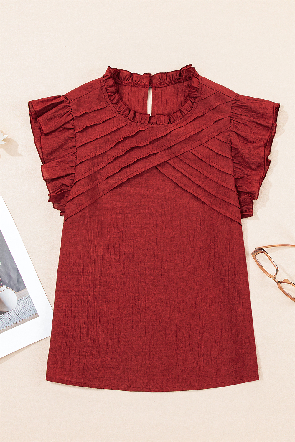 Stylish Short Sleeve Blouse for Women - Perfect for Casual Summer Outfits - Detail View 3 Stylish Short Sleeve Blouse for Women - Perfect for Casual Summer Outfits - Detail View 3