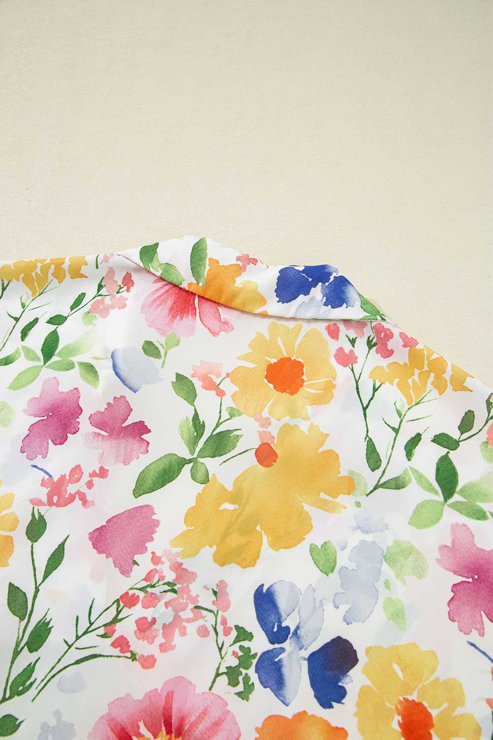 Women's Blouse, Yellow Floral, Boxy Fit, Ruffled Short Sleeve, V Neck, Casual Style, Summer Fashion, Loose Fit, Daily Wear, Comfortable, Versatile, Stylish, Tops & Shirts - Detail View 12 Women's Blouse, Yellow Floral, Boxy Fit, Ruffled Short Sleeve, V Neck, Casual Style, Summer Fashion, Loose Fit, Daily Wear, Comfortable, Versatile, Stylish, Tops & Shirts - Detail View 12
