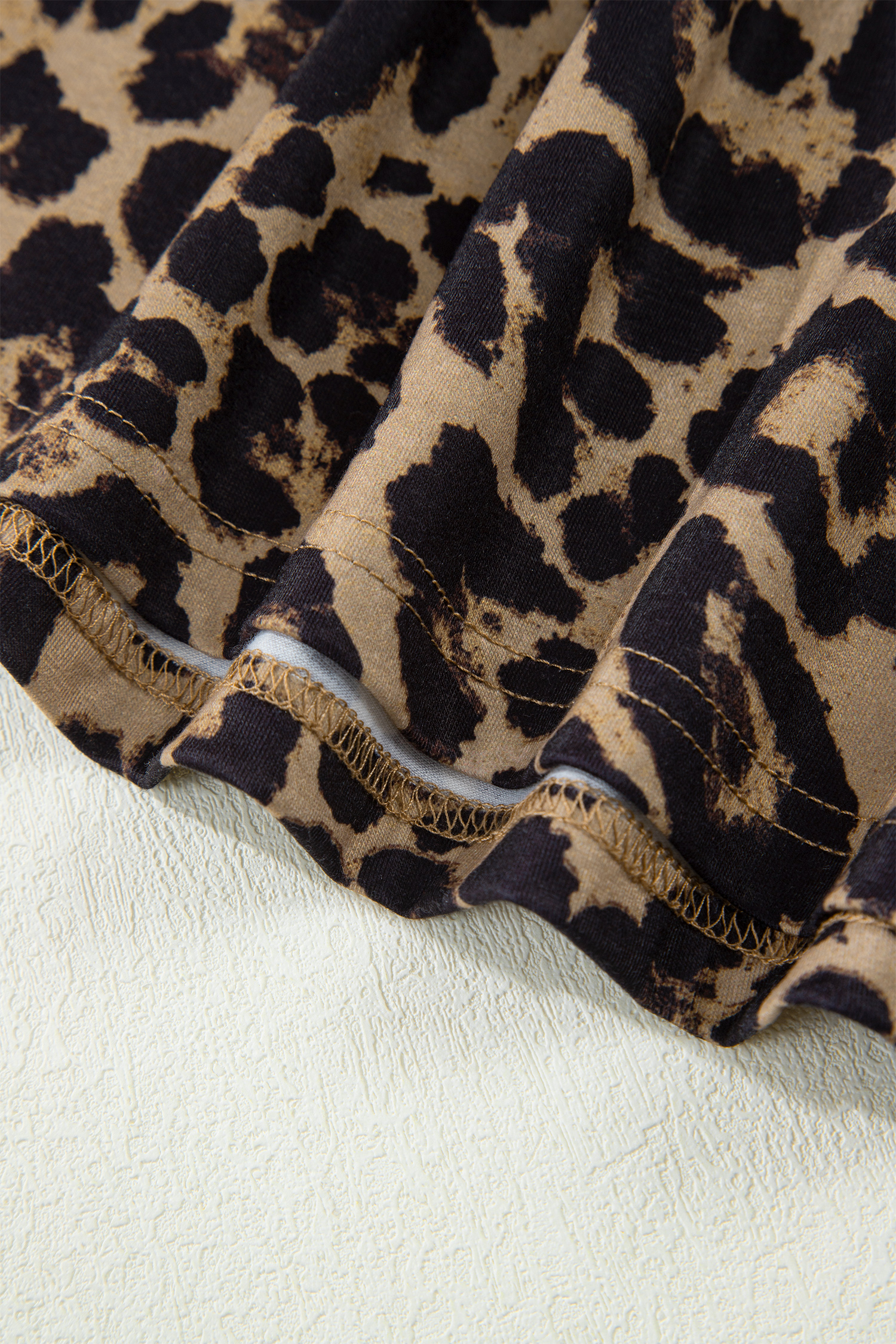 Women's Brown Leopard Print Long Sleeve T-Shirt – Casual Style for Daily Wear - Detail View 10 Women's Brown Leopard Print Long Sleeve T-Shirt – Casual Style for Daily Wear - Detail View 10
