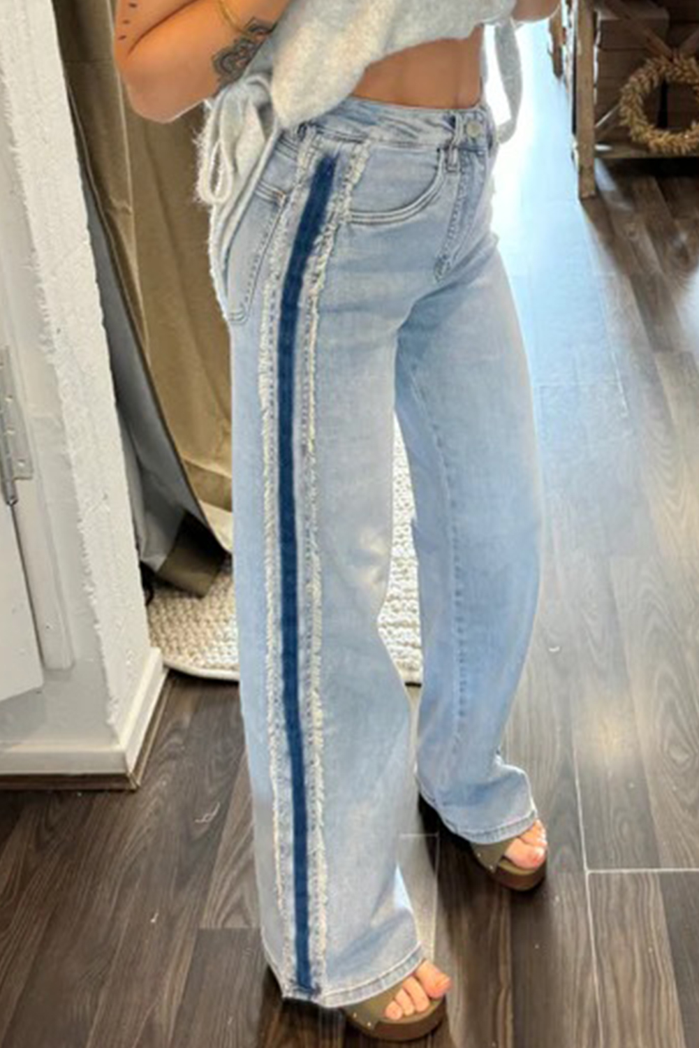 Fall Autumn Wide Leg Denim Jeans for Women – Contrast Stripe Patchwork Shift - Detail View 3 Fall Autumn Wide Leg Denim Jeans for Women – Contrast Stripe Patchwork Shift - Detail View 3
