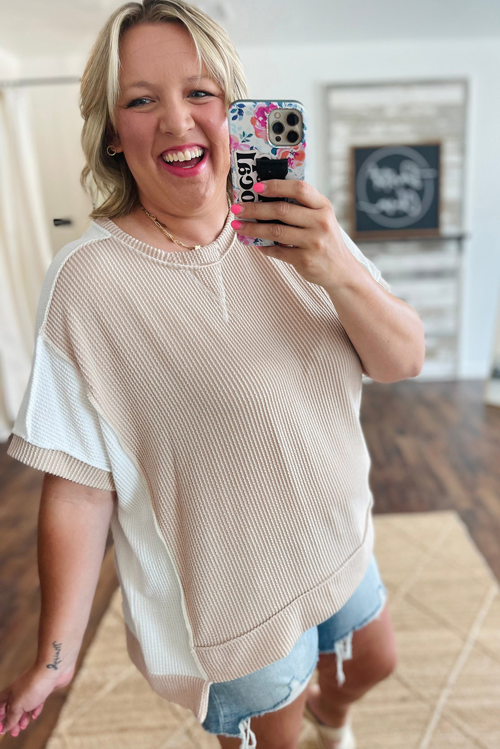 Stylish Plus Size Casual Summer Top - Parchment Colorblock with Hi Low Hem - Detail View 6 Stylish Plus Size Casual Summer Top - Parchment Colorblock with Hi Low Hem - Detail View 6