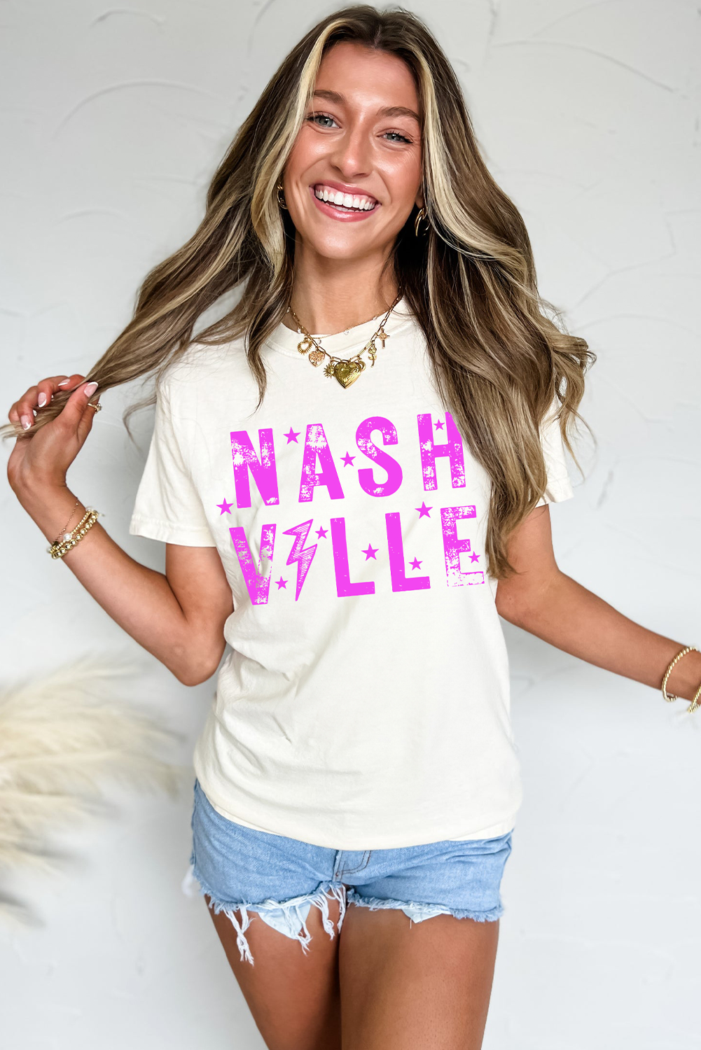 White T-Shirt, NASHVILLE Graphic, Crewneck, Unisex Fit, Casual Style, Summer Wear, Music Lovers, Comfortable, Soft Fabric, Short Sleeve, Daily Wear, Graphic Tees, Slogan Print, Fashion Enthusiasts - Detail View 4 White T-Shirt, NASHVILLE Graphic, Crewneck, Unisex Fit, Casual Style, Summer Wear, Music Lovers, Comfortable, Soft Fabric, Short Sleeve, Daily Wear, Graphic Tees, Slogan Print, Fashion Enthusiasts - Detail View 4