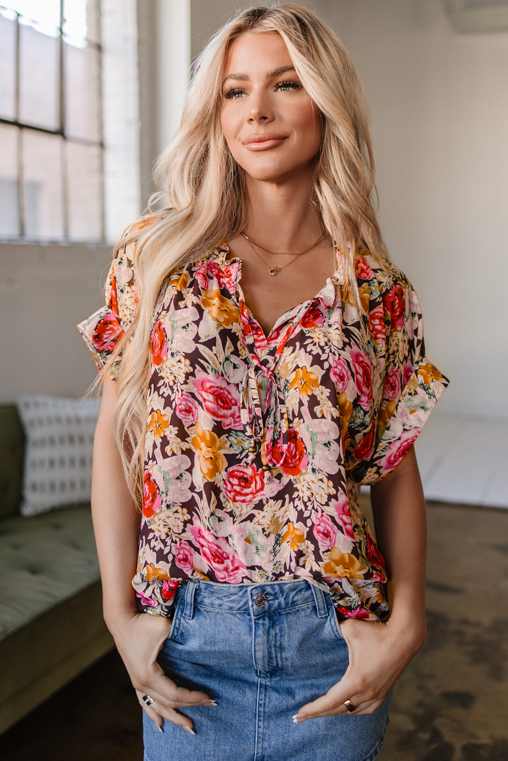 Women's Blouse, Pink Floral Print, Crew Neck, Short Sleeve, Shift Silhouette, Casual Style, Comfortable Fit, Daily Wear, Summer Top, Fashionable Floral, Easy to Style, Country Style, Loose Fit - Detail View 8 Women's Blouse, Pink Floral Print, Crew Neck, Short Sleeve, Shift Silhouette, Casual Style, Comfortable Fit, Daily Wear, Summer Top, Fashionable Floral, Easy to Style, Country Style, Loose Fit - Detail View 8