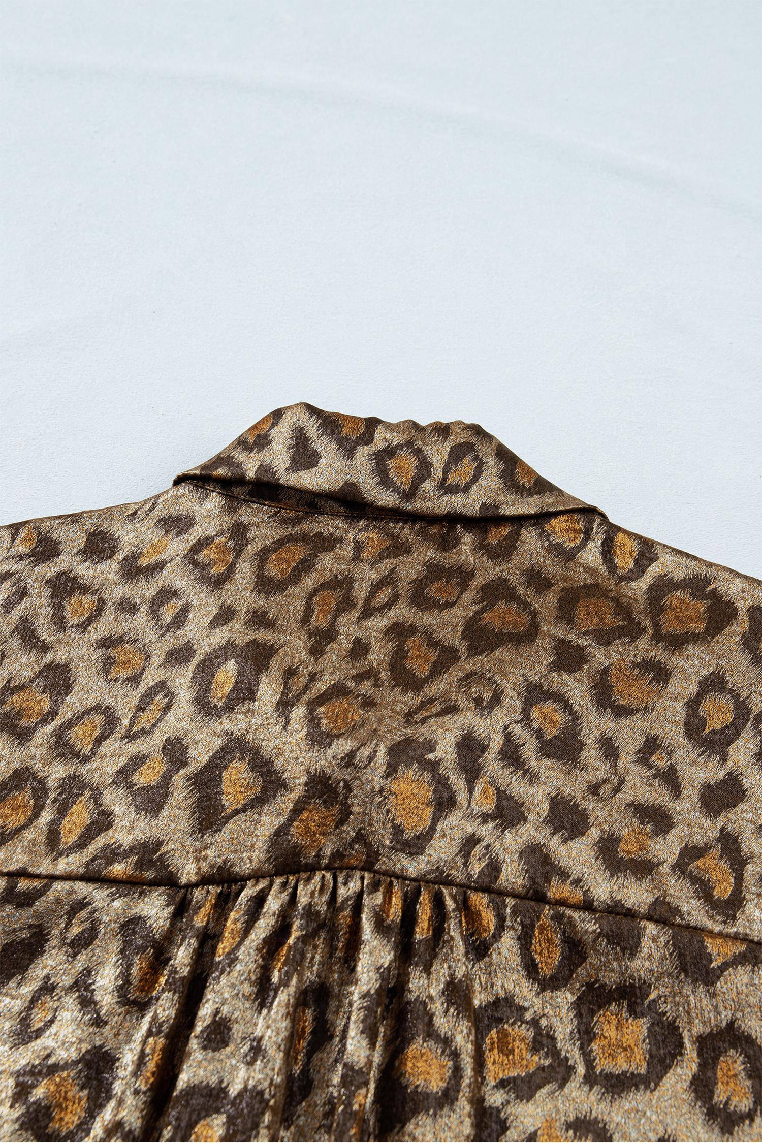 Plus Size Summer Leopard Print Top – Comfortable V-Neck Short Sleeve Shirt for Daily Wear - Detail View 6 Plus Size Summer Leopard Print Top – Comfortable V-Neck Short Sleeve Shirt for Daily Wear - Detail View 6