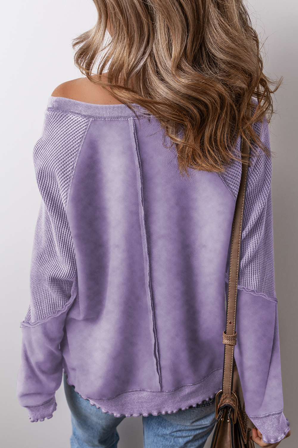 Comfortable and Cozy Women's Patchwork Sweatshirt for Daily Wear in Winter - Detail View 3 Comfortable and Cozy Women's Patchwork Sweatshirt for Daily Wear in Winter - Detail View 3