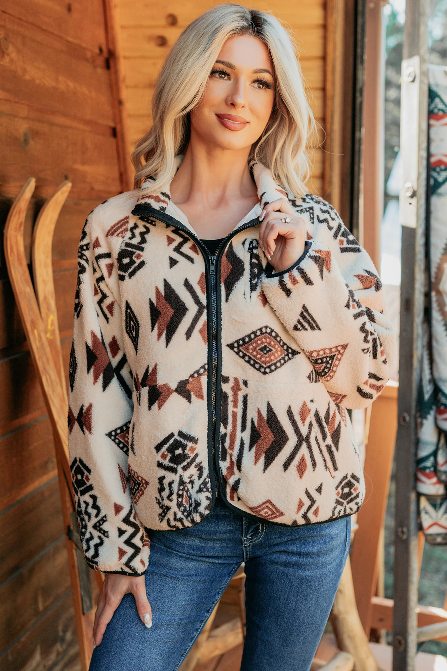 Casual Geometric Sherpa Coat, Women's Warm Winter Outerwear - Detail View 3 Casual Geometric Sherpa Coat, Women's Warm Winter Outerwear - Detail View 3