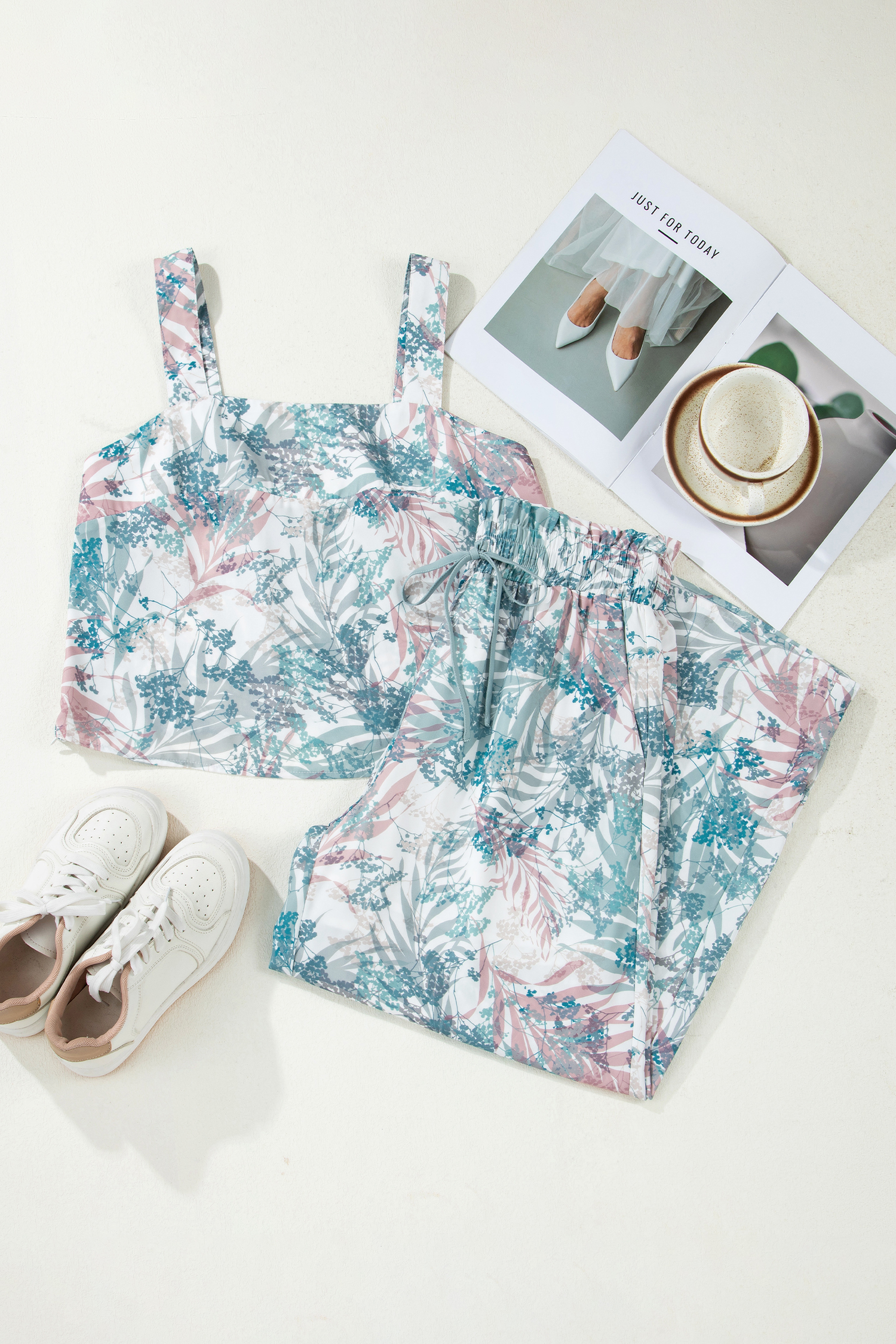 Bohemian Style Green Tropical Palm Print Cropped Tank & Wide Leg Pants – Casual Summer Outfit for Women - Detail View 3 Bohemian Style Green Tropical Palm Print Cropped Tank & Wide Leg Pants – Casual Summer Outfit for Women - Detail View 3