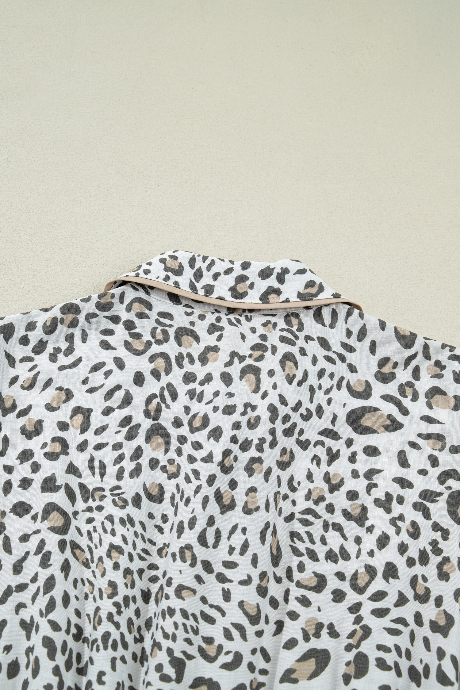 Casual Leopard Midi Dress for Women – Contrast Trim Button Down Shift Silhouette for Daily Summer Style - Detail View 20 Casual Leopard Midi Dress for Women – Contrast Trim Button Down Shift Silhouette for Daily Summer Style - Detail View 20
