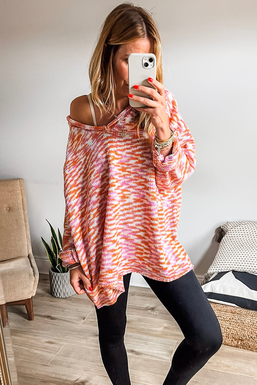 Trendy Oversized V Neck Sweater in Orange with Abstract Print - Ideal for Daily Wear - Detail View 7 Trendy Oversized V Neck Sweater in Orange with Abstract Print - Ideal for Daily Wear - Detail View 7