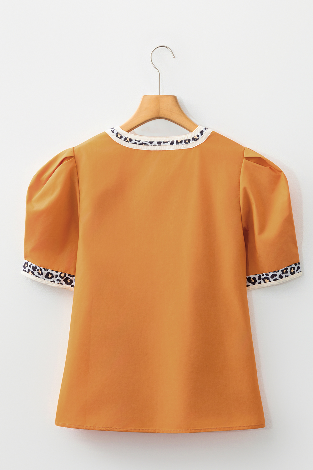 Casual Buckskin Blouse with Puff Sleeves & Leopard Detail – Ideal for Daily Adventures - Detail View 6 Casual Buckskin Blouse with Puff Sleeves & Leopard Detail – Ideal for Daily Adventures - Detail View 6