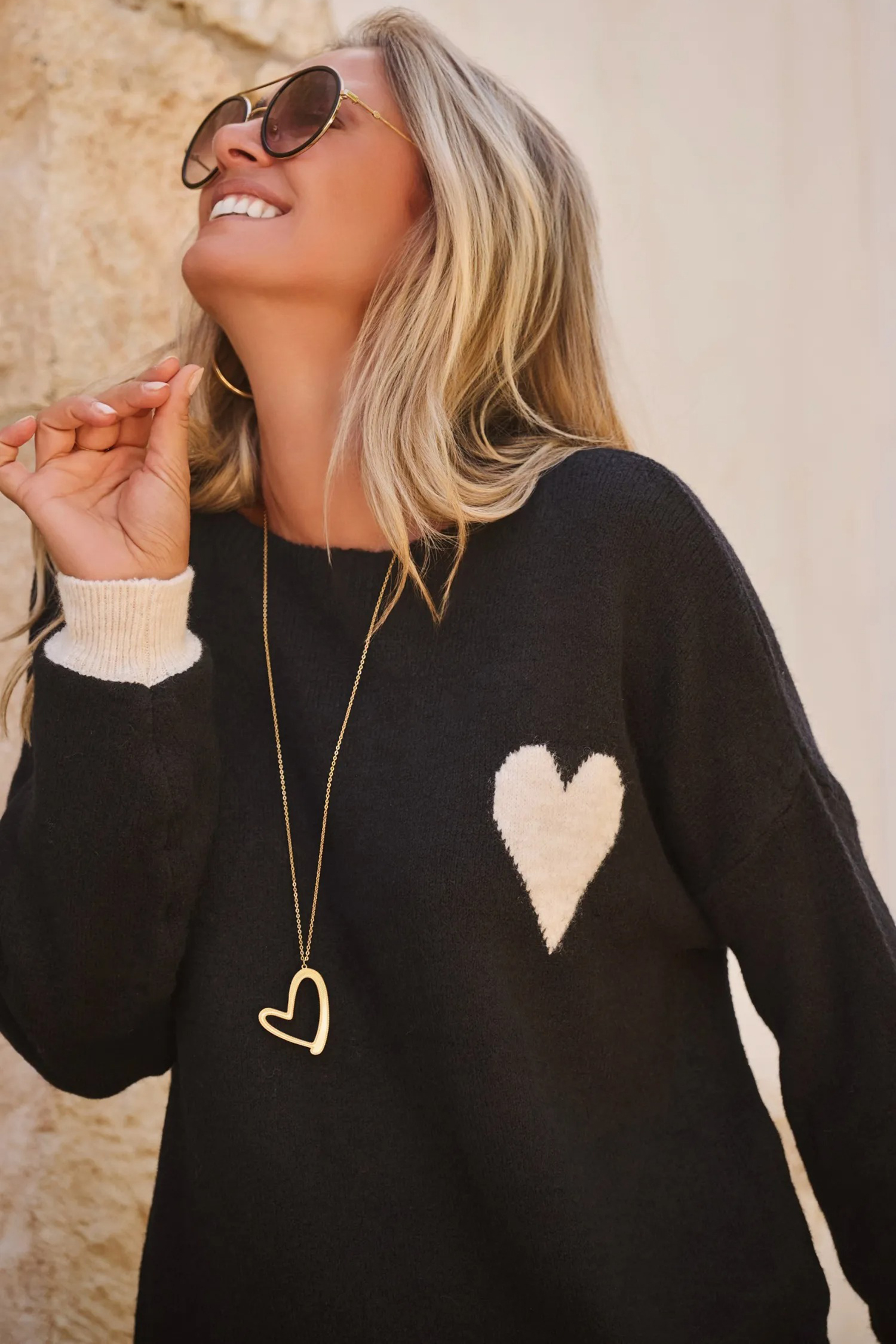 Casual Black Heart Detail Sweater for Women – Stylish Long Sleeve for Autumn Outings - Detail View 5 Casual Black Heart Detail Sweater for Women – Stylish Long Sleeve for Autumn Outings - Detail View 5