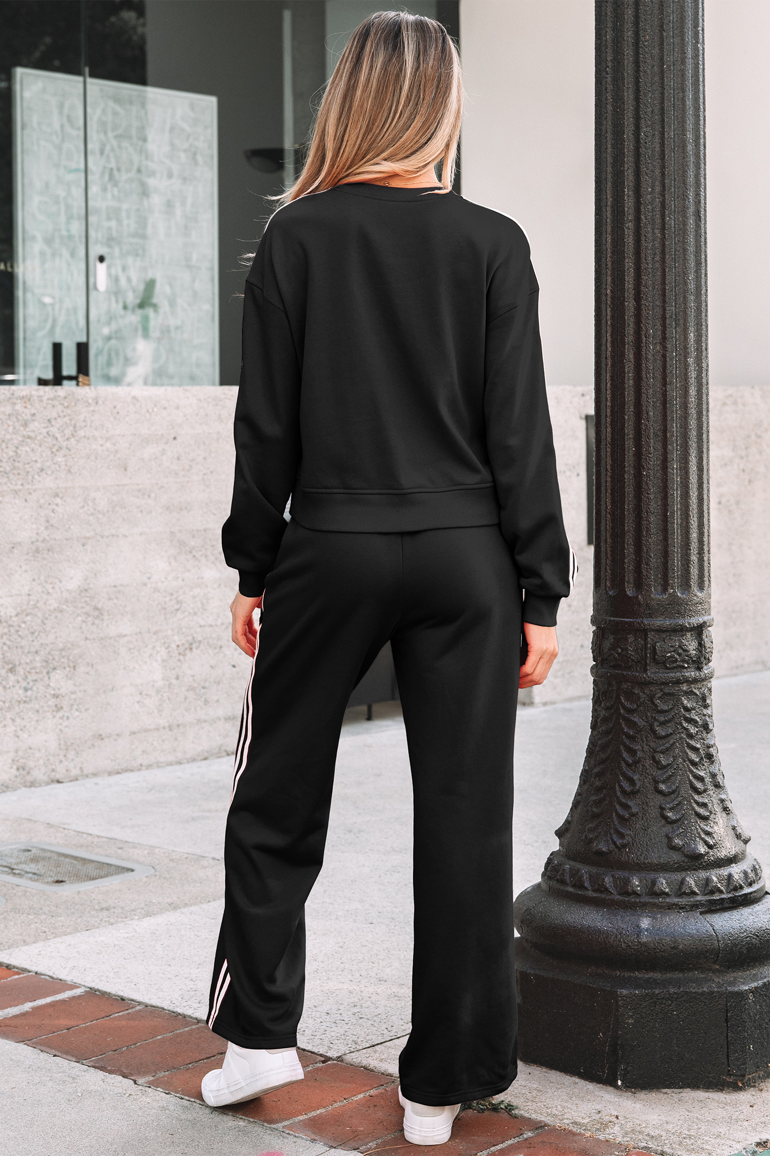 Casual Fall & Autumn Set: Contrast Trim Crewneck Pullover and High Waist Sweatpants - Detail View 2 Casual Fall & Autumn Set: Contrast Trim Crewneck Pullover and High Waist Sweatpants - Detail View 2