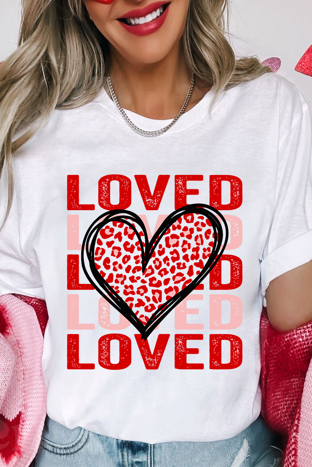 Stylish Casual Heart and Leopard Print T-Shirt - Perfect for Valentine's Day - Detail View 2 Stylish Casual Heart and Leopard Print T-Shirt - Perfect for Valentine's Day - Detail View 2