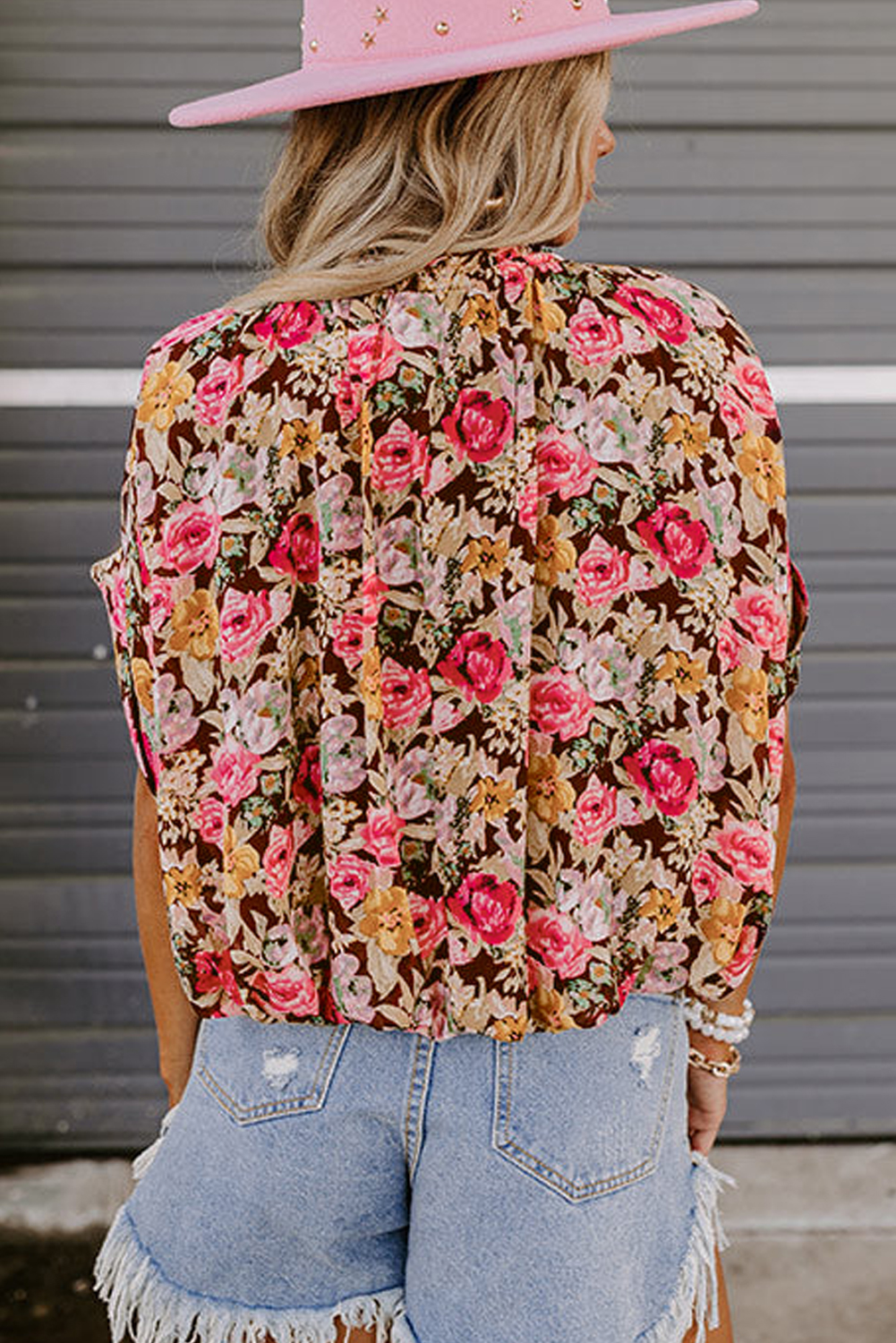 Trendy Floral Print Shift Top - Relaxed Fit Crew Neck Blouse for Summer - Detail View 11 Trendy Floral Print Shift Top - Relaxed Fit Crew Neck Blouse for Summer - Detail View 11