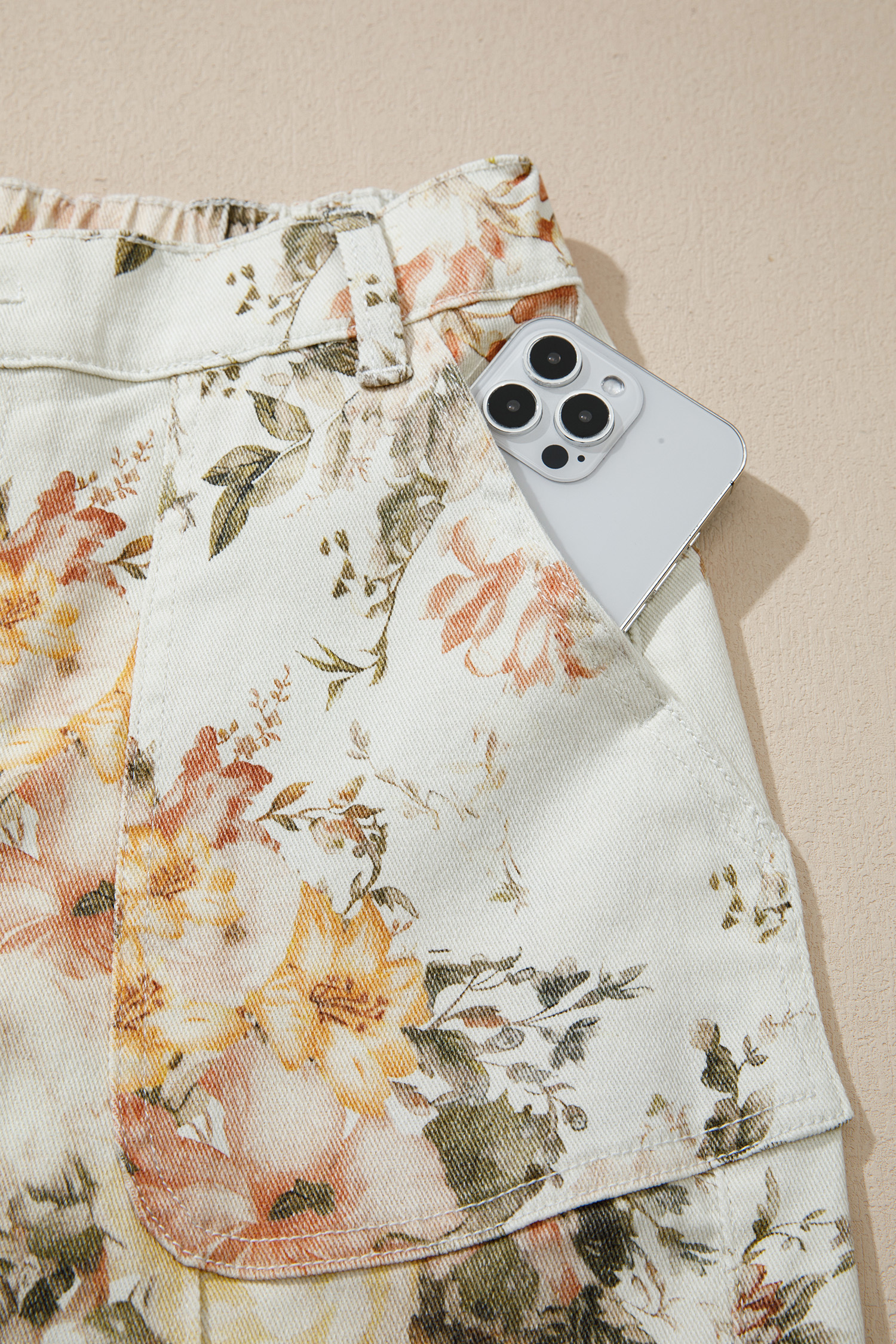 Women's Vintage Floral Print Wide Leg Jeans – High Waist Beige Denim Trousers with Pockets for Daily Wear - Detail View 13 Women's Vintage Floral Print Wide Leg Jeans – High Waist Beige Denim Trousers with Pockets for Daily Wear - Detail View 13