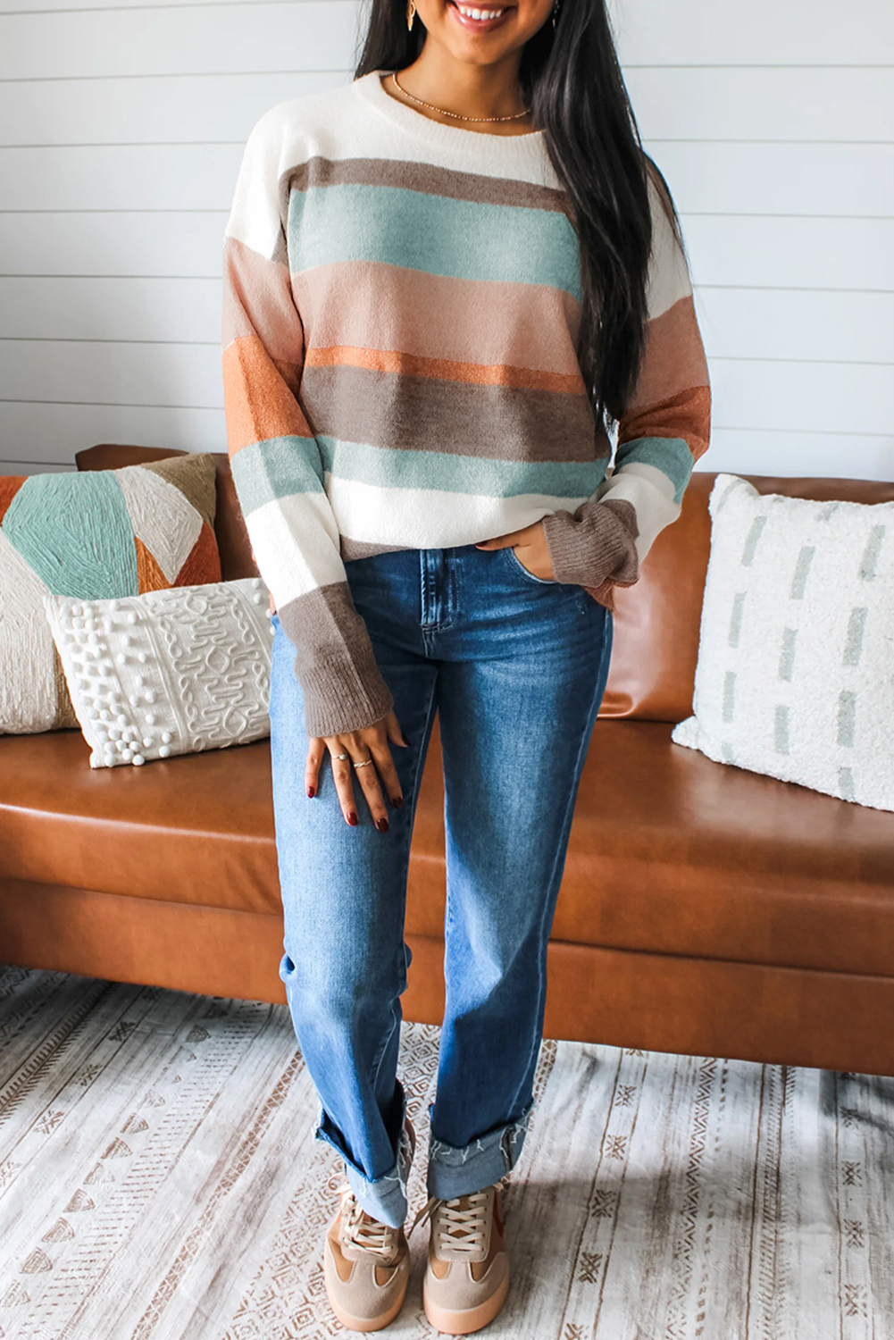 Versatile White Color Block Sweater for Women - Everyday Style - Detail View 3 Versatile White Color Block Sweater for Women - Everyday Style - Detail View 3