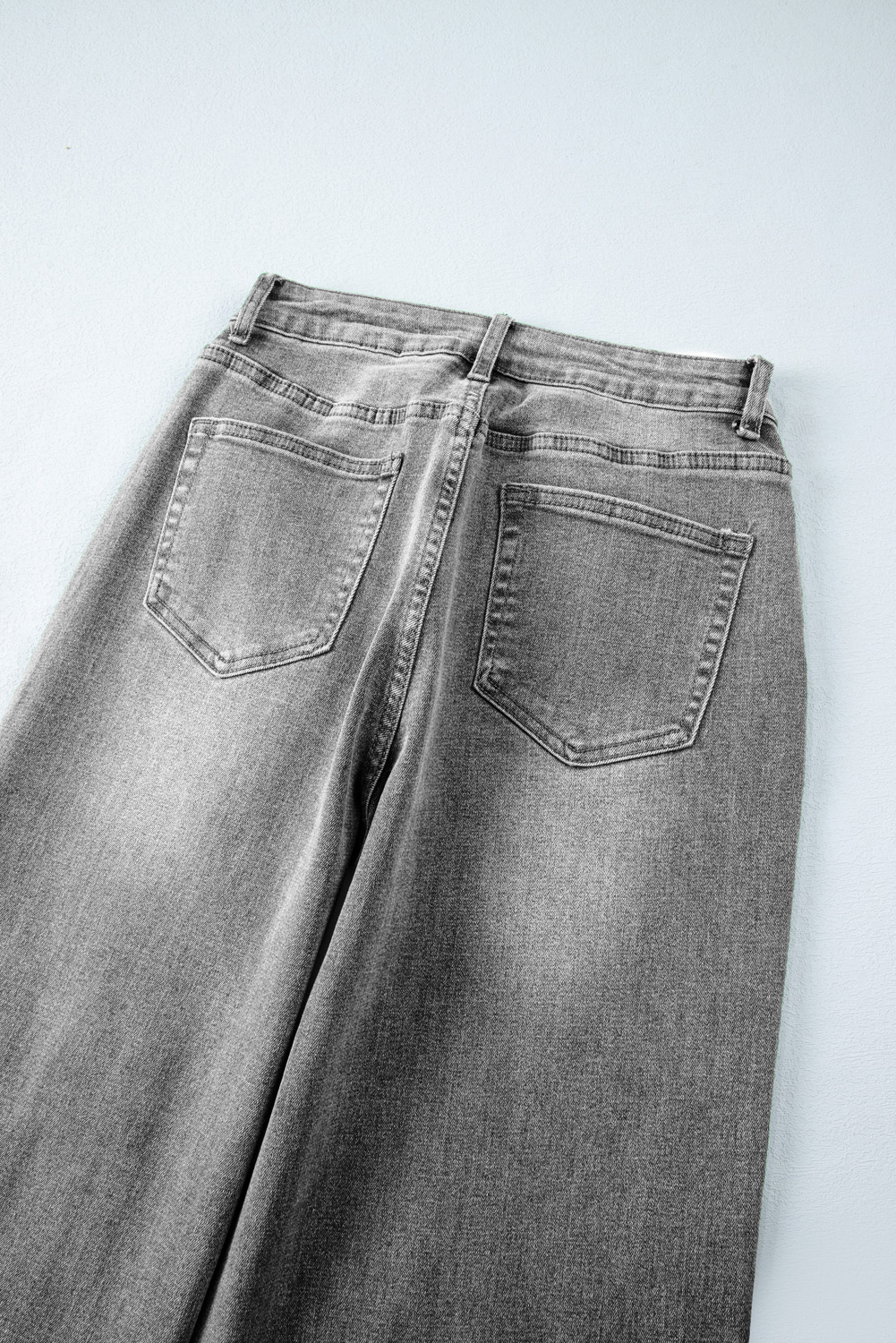 Gray Loose Fit High Waist Jeans for Women – Effortless Style with Raw Hem Detail, Perfect for Any Season - Detail View 17 Gray Loose Fit High Waist Jeans for Women – Effortless Style with Raw Hem Detail, Perfect for Any Season - Detail View 17