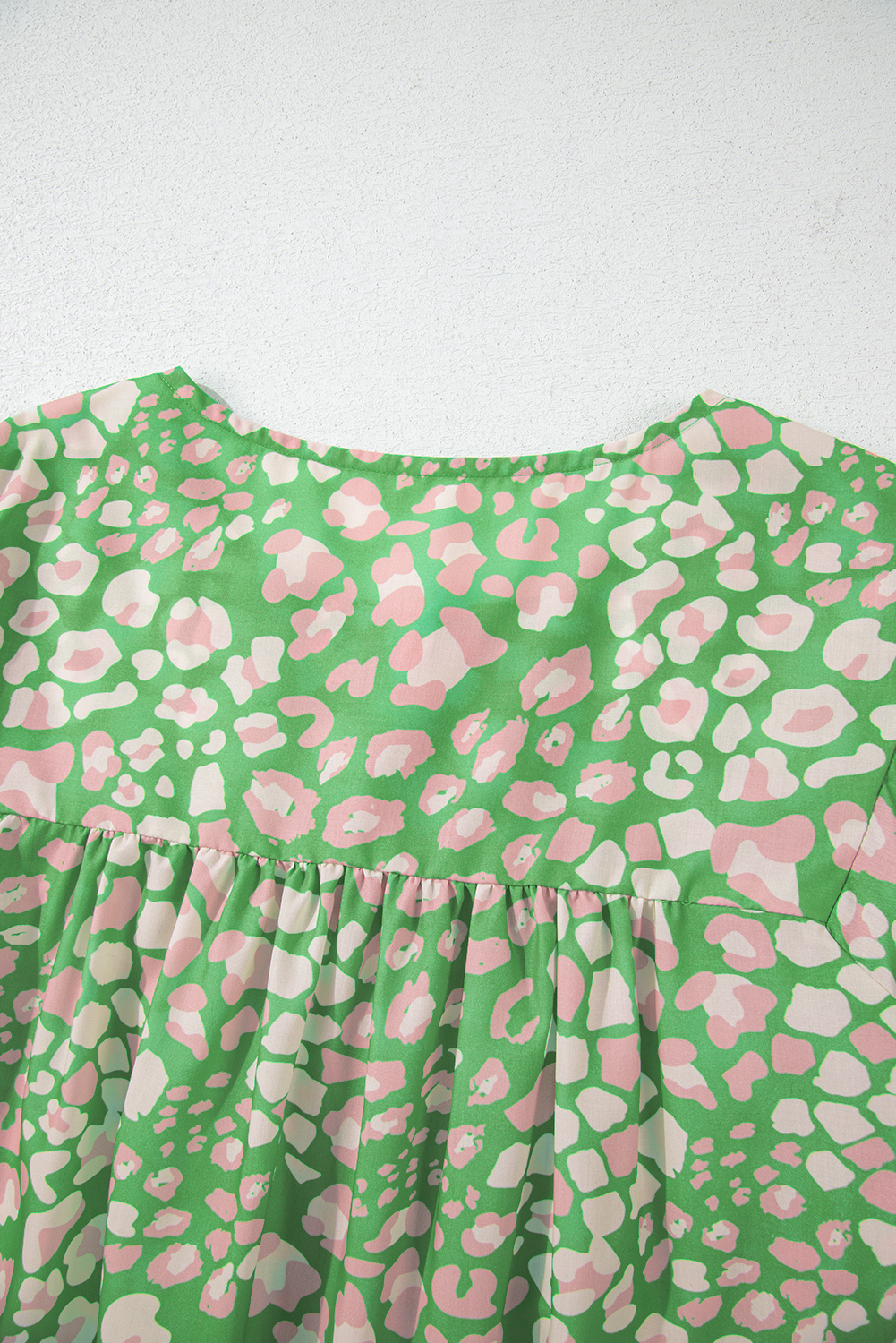 Plus Size Green Floral Tassel Tie Split Neck Blouse with Puff Sleeves - Detail View 9 Plus Size Green Floral Tassel Tie Split Neck Blouse with Puff Sleeves - Detail View 9