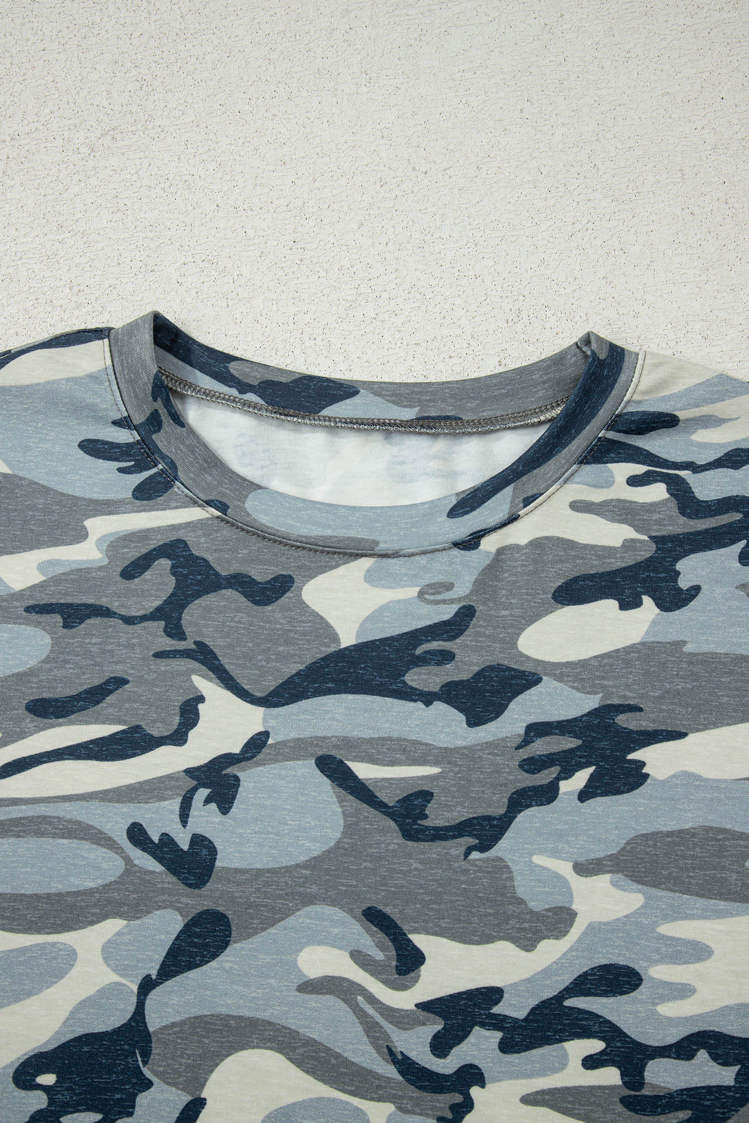 Men's Casual Green Camo Print T-Shirt – Versatile Round Neck Tee for Everyday Comfort - Detail View 6 Men's Casual Green Camo Print T-Shirt – Versatile Round Neck Tee for Everyday Comfort - Detail View 6