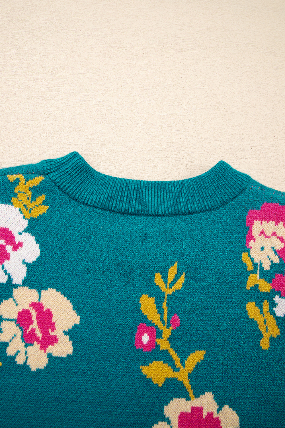Women's T-Shirt, Blue Floral, Mock Neck, Short Sleeve, Casual, Autumn Wear, Daily Outfit, Comfortable, Stylish, Sheath Silhouette, Floral Pattern, Versatile Top, Fall Fashion - Detail View 8 Women's T-Shirt, Blue Floral, Mock Neck, Short Sleeve, Casual, Autumn Wear, Daily Outfit, Comfortable, Stylish, Sheath Silhouette, Floral Pattern, Versatile Top, Fall Fashion - Detail View 8