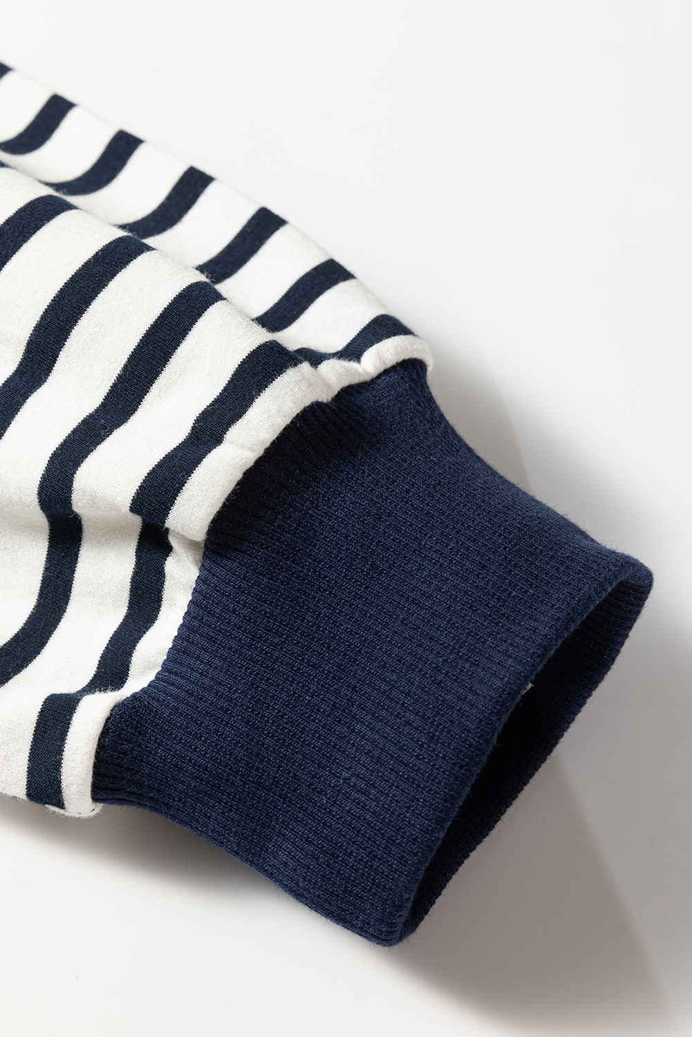 Casual Blue Striped Plus Size Sweatshirt for Women – Color Block Design Ideal for Autumn Outings - Detail View 9 Casual Blue Striped Plus Size Sweatshirt for Women – Color Block Design Ideal for Autumn Outings - Detail View 9
