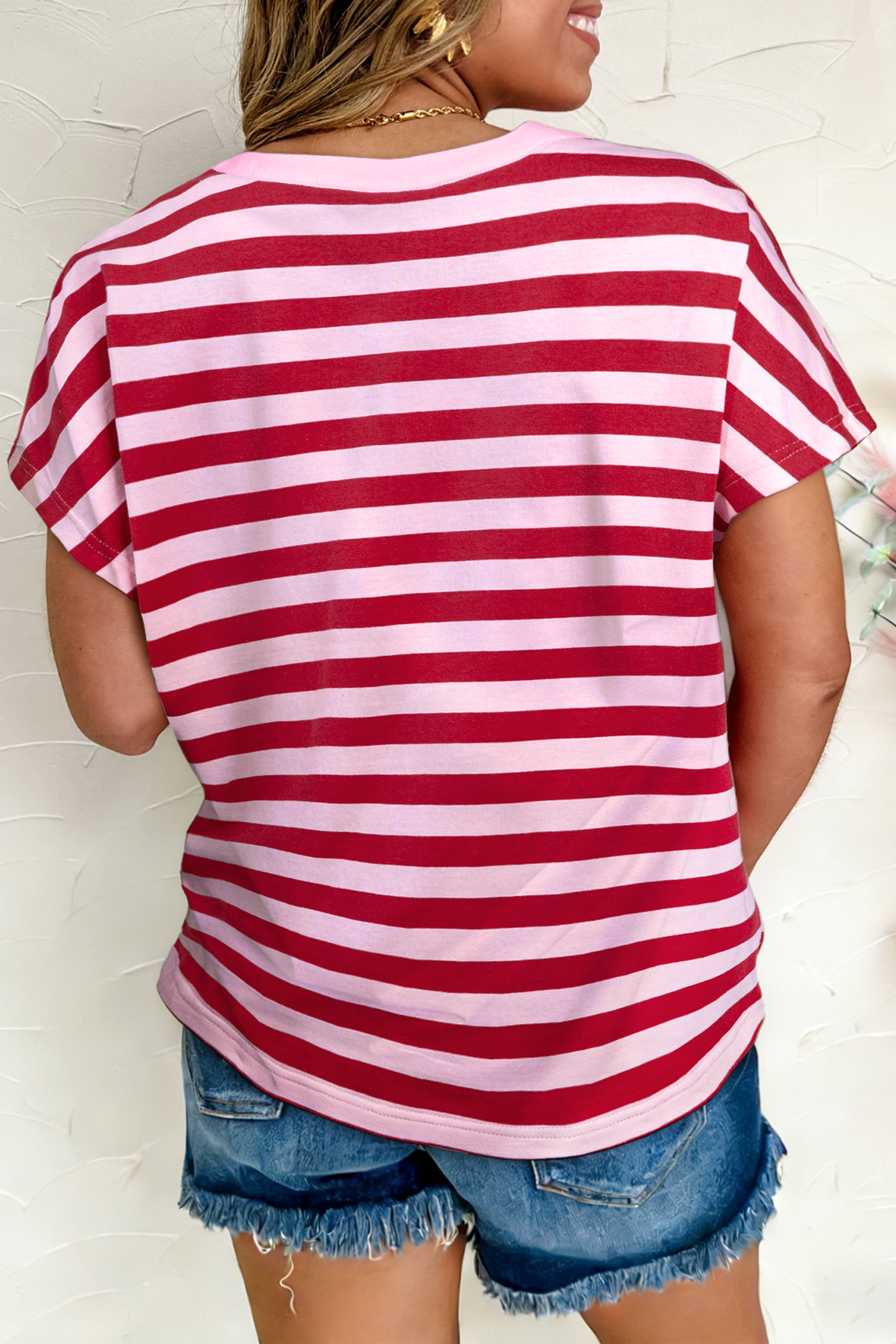Chic Pink Stripe Casual V Neck T-Shirt for Women – Ideal Summer Companion - Detail View 3 Chic Pink Stripe Casual V Neck T-Shirt for Women – Ideal Summer Companion - Detail View 3