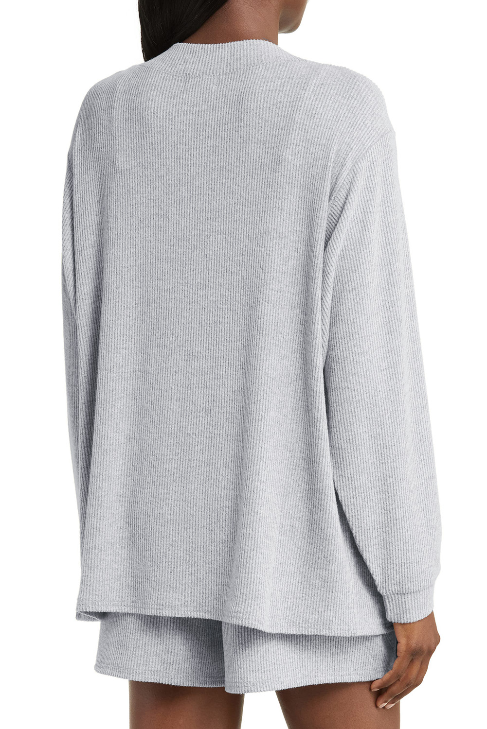 Stylish and Cozy Light Grey Lounge Set: Crop Top, Matching Shorts & Long Sleeve Cardigan - Detail View 2 Stylish and Cozy Light Grey Lounge Set: Crop Top, Matching Shorts & Long Sleeve Cardigan - Detail View 2