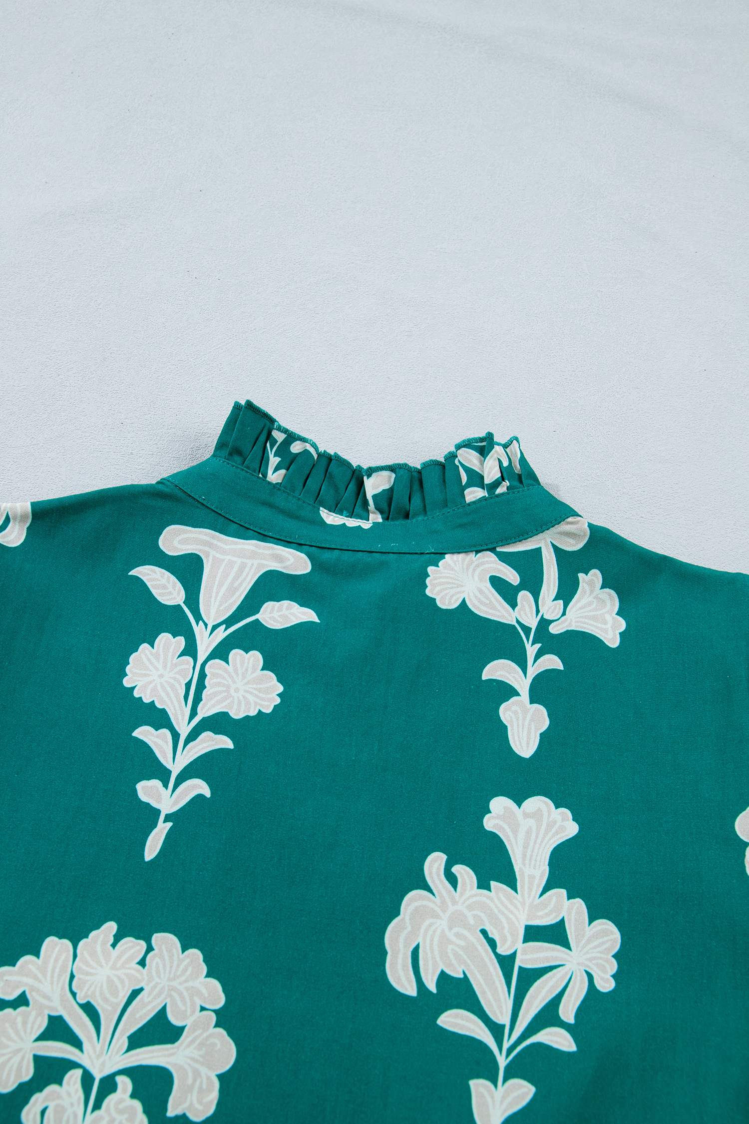 Comfortable Green Floral Women's Shift Mini Dress – V-Neck Puff Short Sleeve, Cotton Blend for Daily Summer Style - Detail View 14 Comfortable Green Floral Women's Shift Mini Dress – V-Neck Puff Short Sleeve, Cotton Blend for Daily Summer Style - Detail View 14