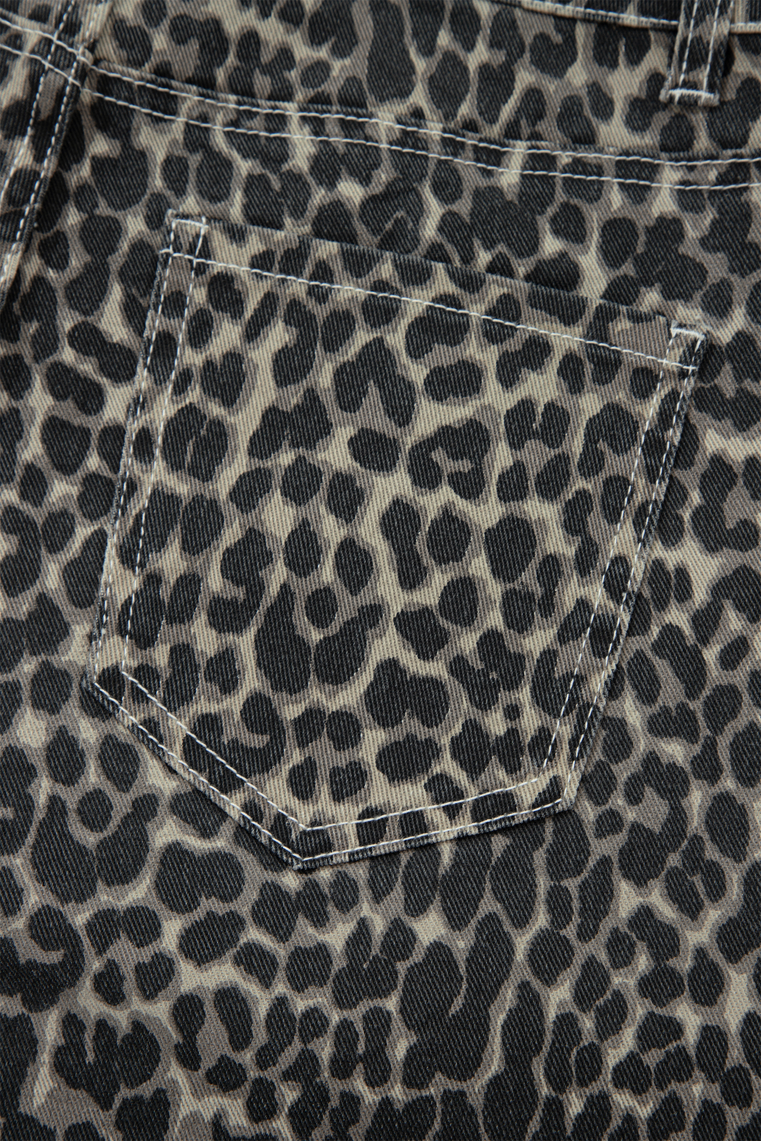 Women's Black Leopard Print High Waist Barrel Jeans – Casual Daily Style for Fall - Detail View 16 Women's Black Leopard Print High Waist Barrel Jeans – Casual Daily Style for Fall - Detail View 16
