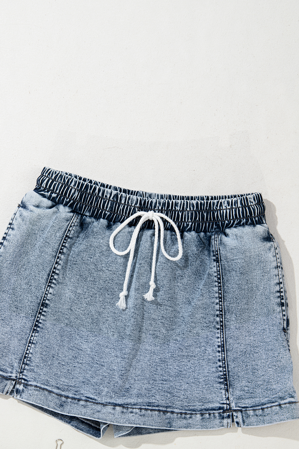 Trendy High Waist Denim Shorts for Women - Stylish and Comfortable for Summer - Detail View 11 Trendy High Waist Denim Shorts for Women - Stylish and Comfortable for Summer - Detail View 11