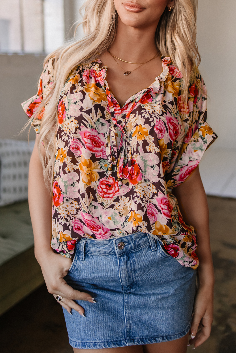 Charming Women's Pink Floral Print Crew Neck Short Sleeve Shift Blouse - Detail View 9 Charming Women's Pink Floral Print Crew Neck Short Sleeve Shift Blouse - Detail View 9