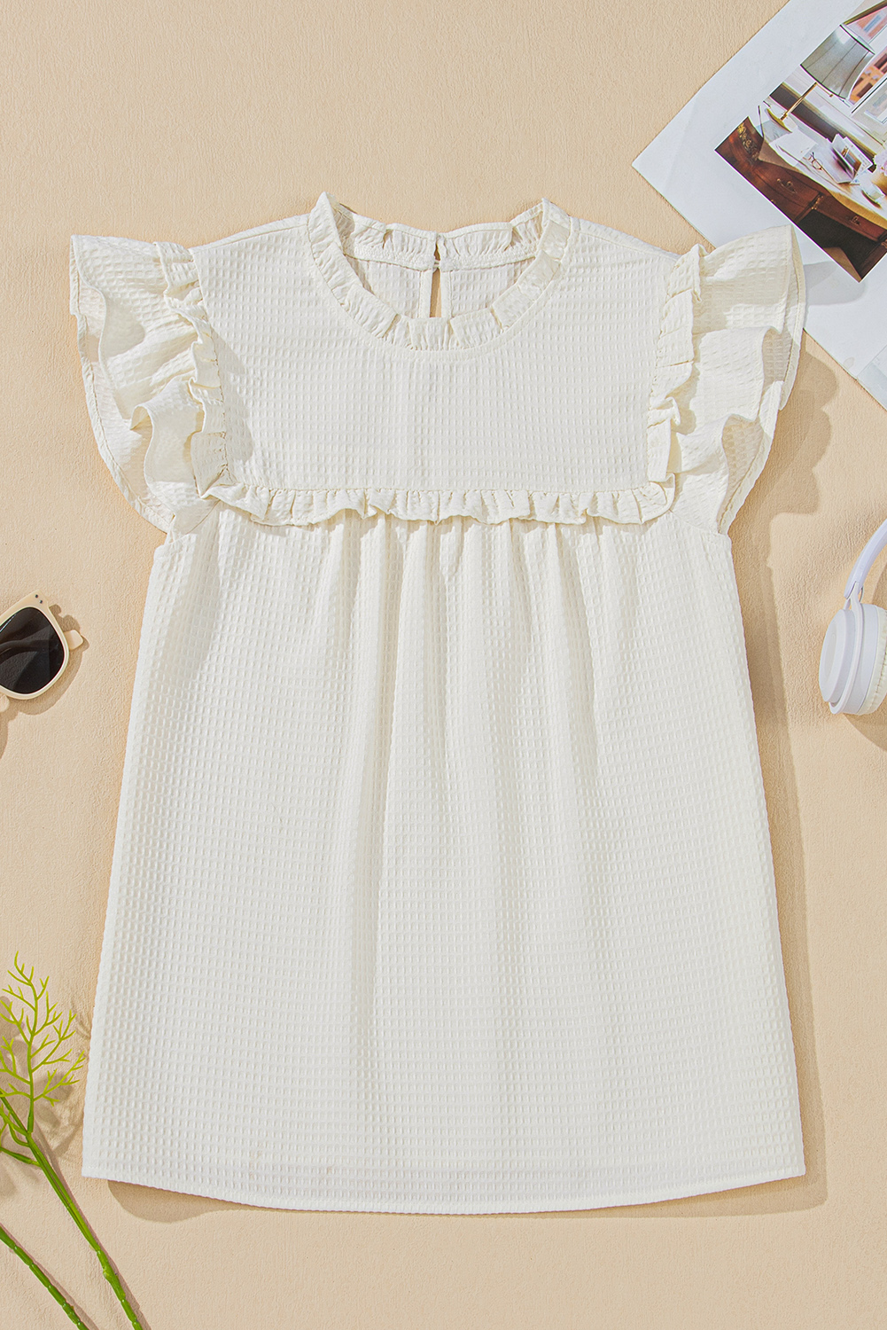 Elegant Short Sleeve Blouse with Ruffle Detail - Perfect for Daily Wear - Detail View 6 Elegant Short Sleeve Blouse with Ruffle Detail - Perfect for Daily Wear - Detail View 6