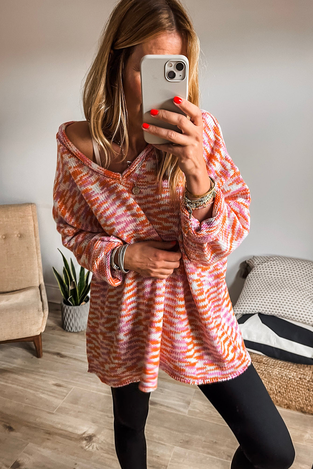 Casual Long Sleeve Tunic Sweater with Colorblock Design - Perfect for Fall & Autumn - Detail View 6 Casual Long Sleeve Tunic Sweater with Colorblock Design - Perfect for Fall & Autumn - Detail View 6