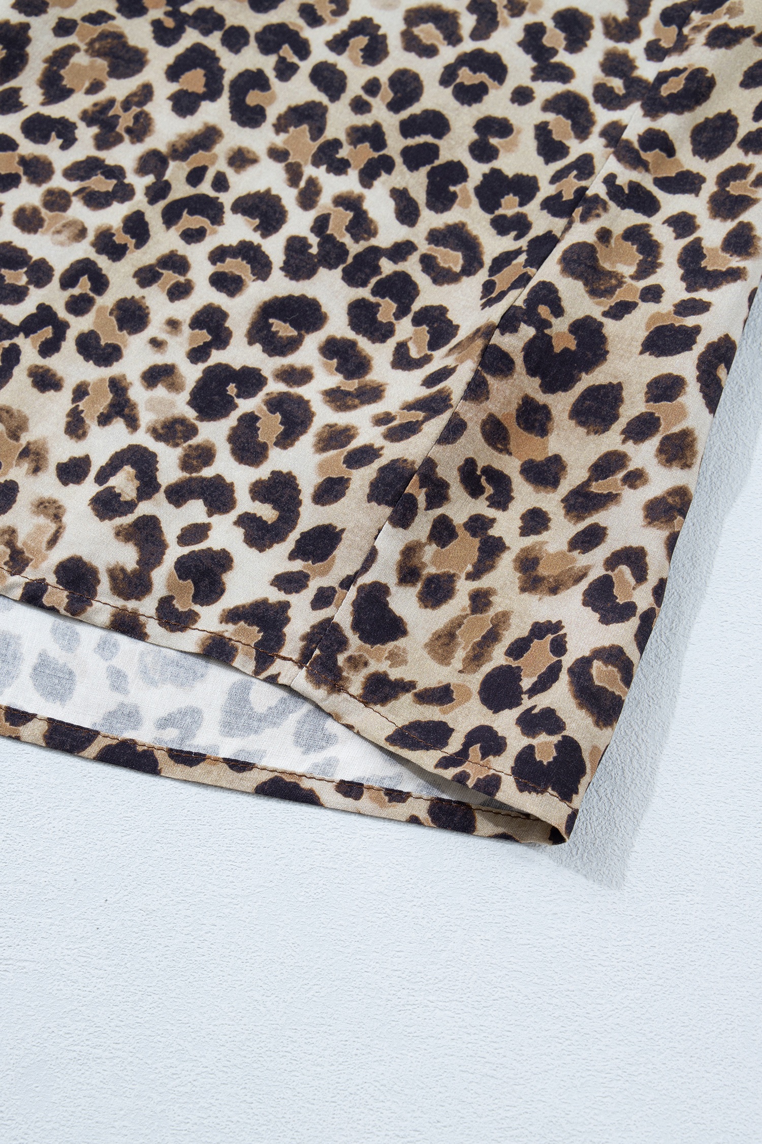 Plus Size Leopard Print Crinkled Blouse for Women – Stylish Colorblock Design for Daily Wear - Detail View 8 Plus Size Leopard Print Crinkled Blouse for Women – Stylish Colorblock Design for Daily Wear - Detail View 8