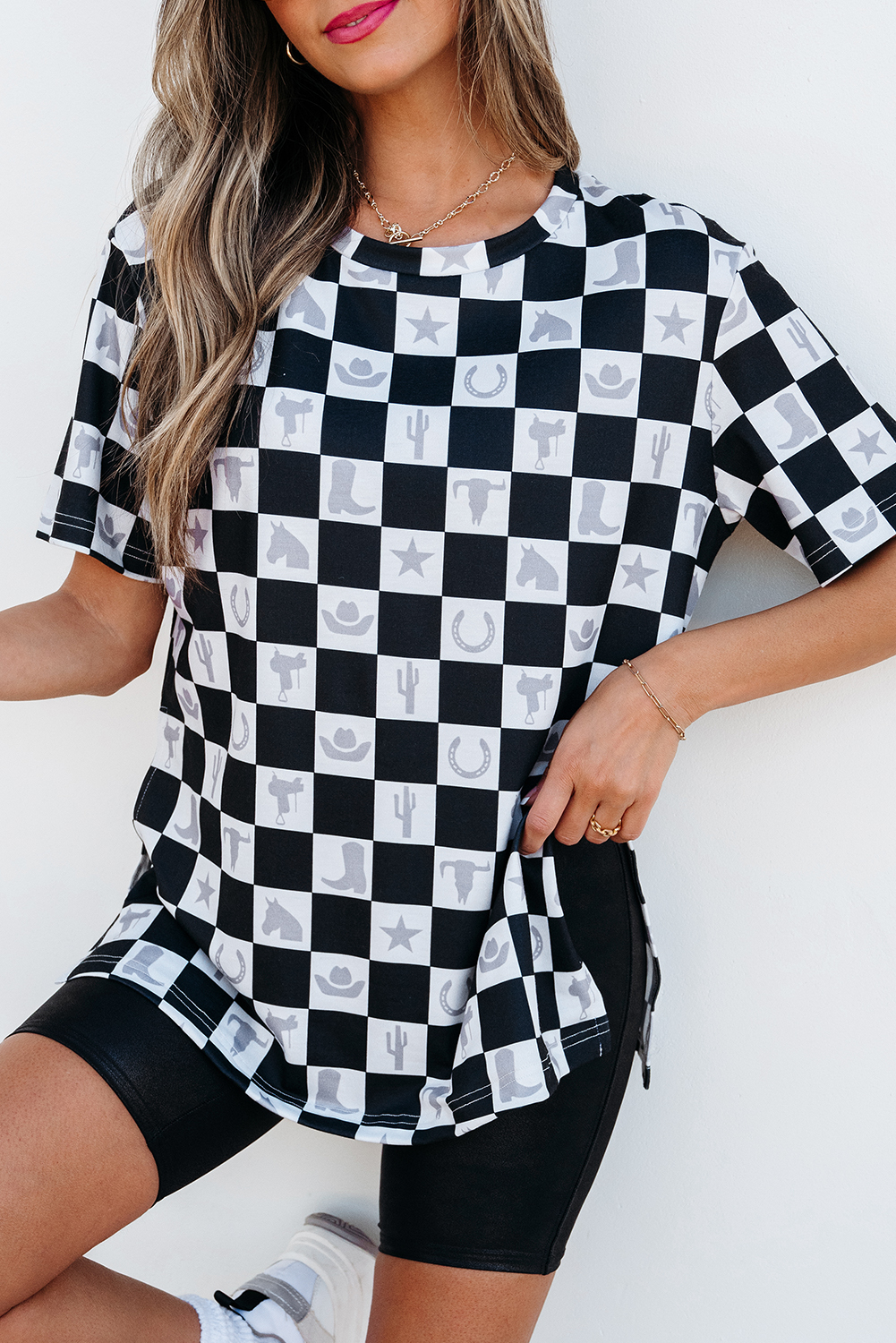 Stylish Longline Checkerboard T-Shirt with Side Slits - Western Print - Detail View 6 Stylish Longline Checkerboard T-Shirt with Side Slits - Western Print - Detail View 6