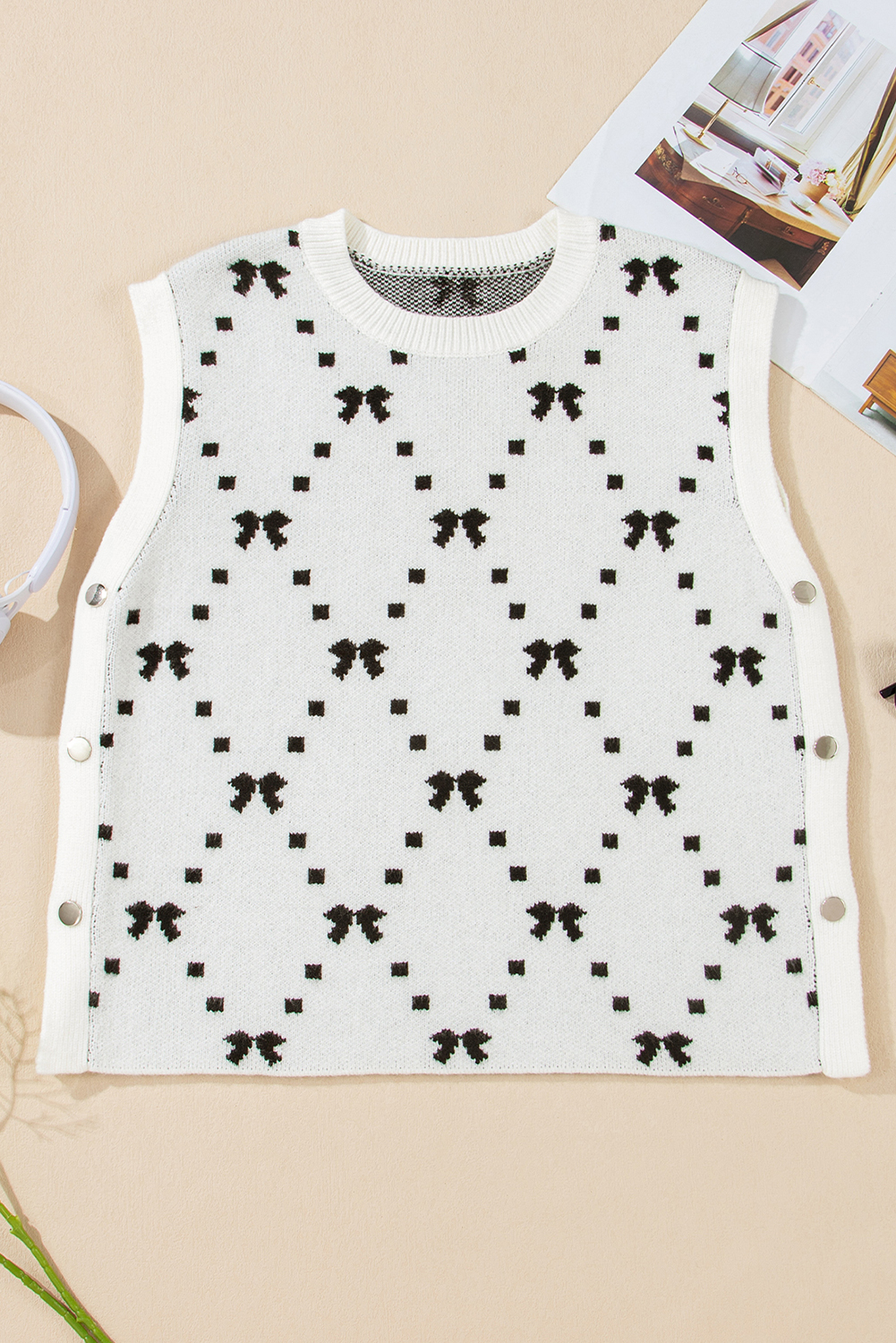 Trendy Cropped Sweater Vest with Unique Buttoned Side Detail - White Colorblock Style - Detail View 7 Trendy Cropped Sweater Vest with Unique Buttoned Side Detail - White Colorblock Style - Detail View 7