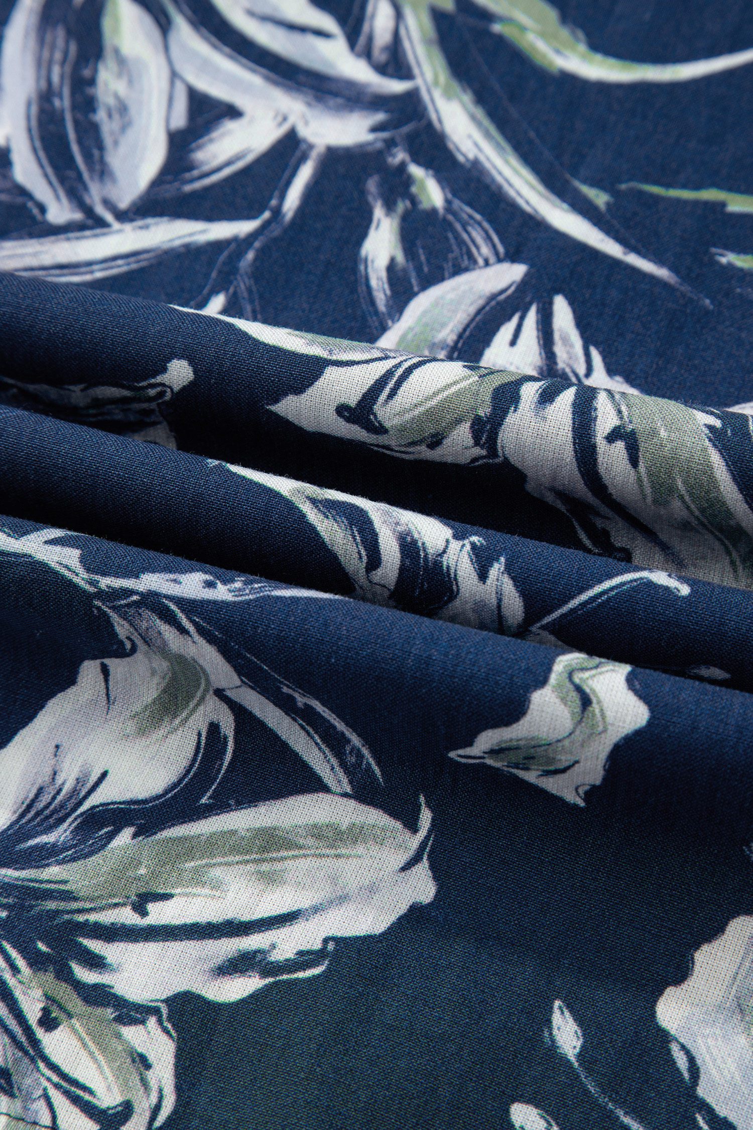 Casual Blue Floral Print Blouse for Women - Short Puff Sleeve Design, Ideal for Summer Days - Detail View 9 Casual Blue Floral Print Blouse for Women - Short Puff Sleeve Design, Ideal for Summer Days - Detail View 9