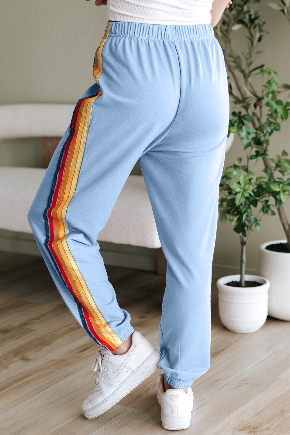 Comfortable High Waist Sweatpants for Women - Perfect for Daily Wear - Detail View 3 Comfortable High Waist Sweatpants for Women - Perfect for Daily Wear - Detail View 3