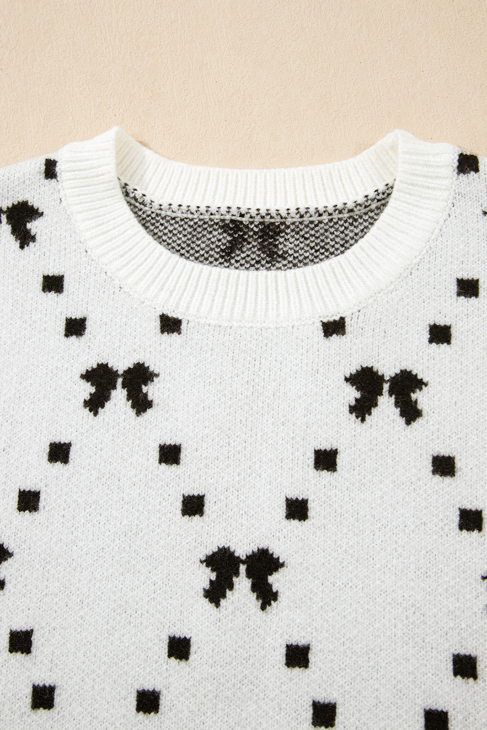 Charming White Bow Pattern Buttoned Side Cropped Sweater Vest for Women - Detail View 9 Charming White Bow Pattern Buttoned Side Cropped Sweater Vest for Women - Detail View 9